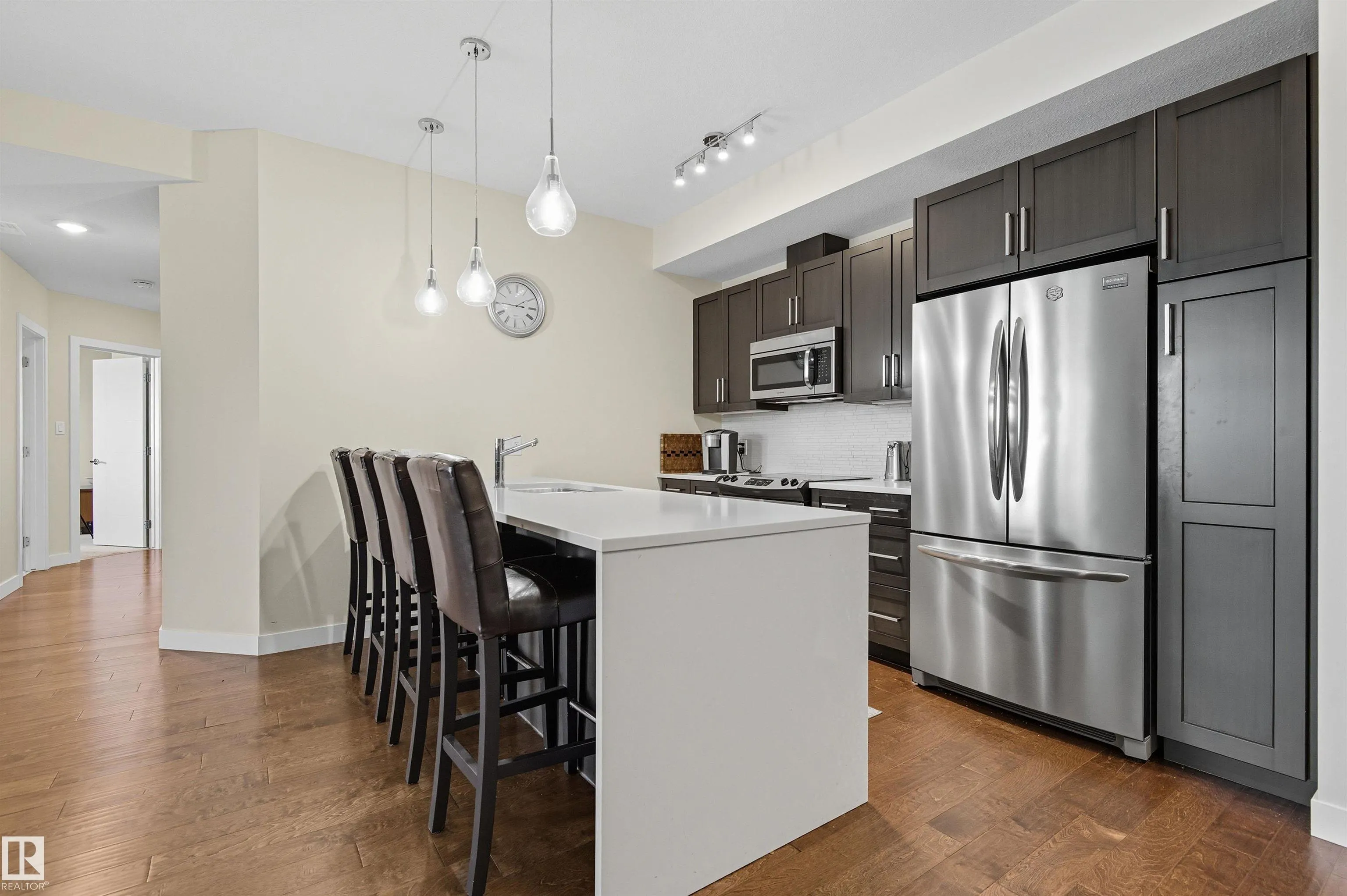 625 LEGER Way