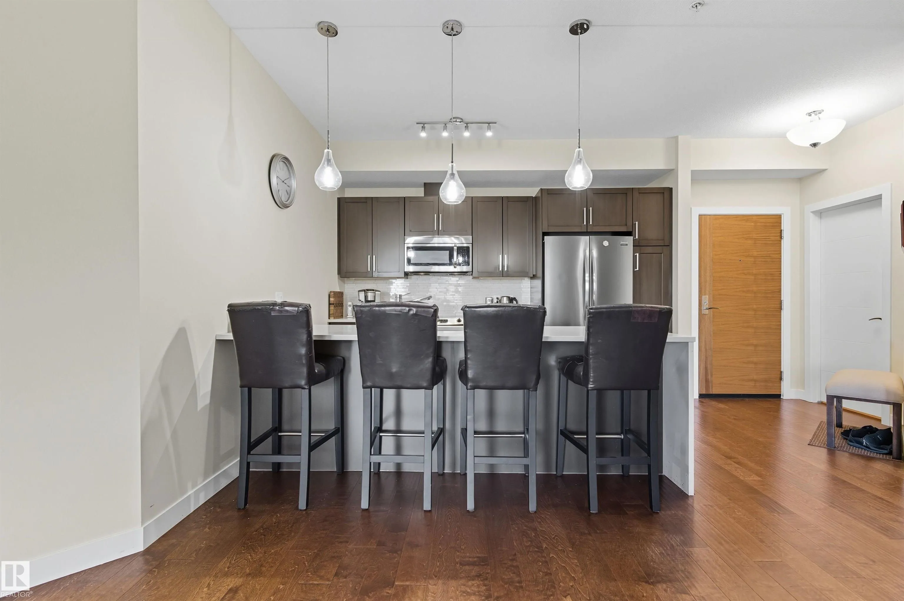 625 LEGER Way