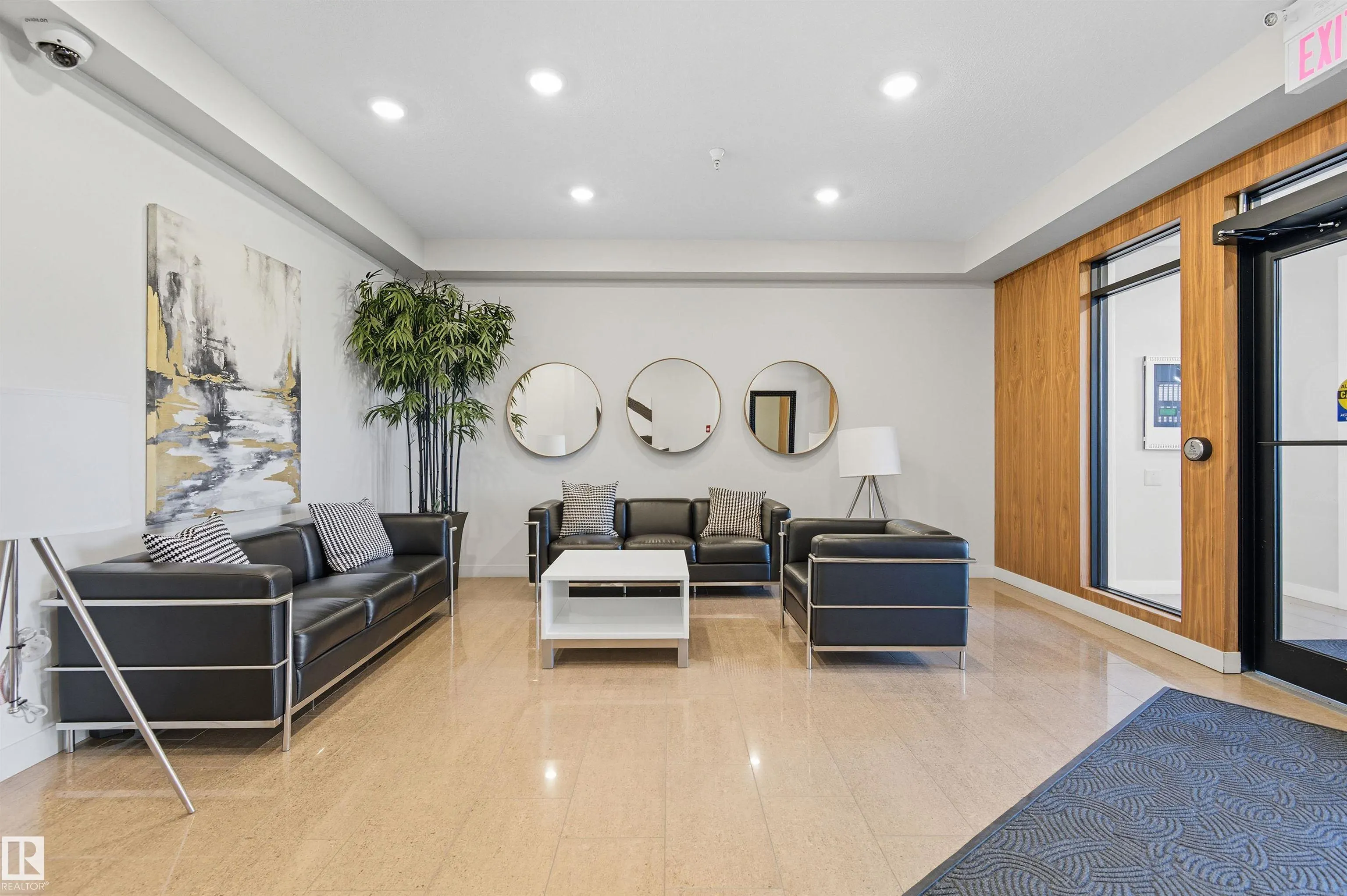 625 LEGER Way