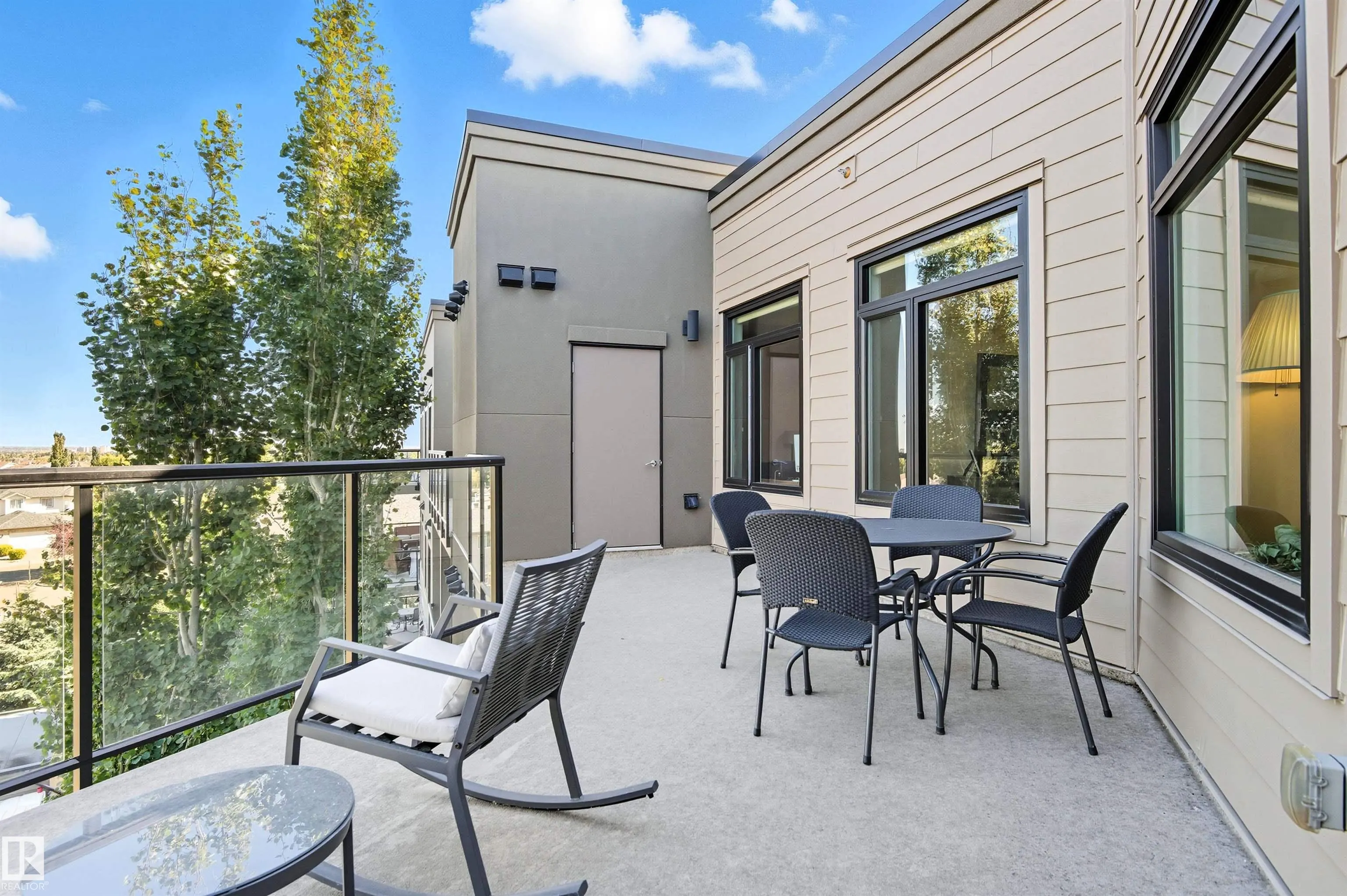 625 LEGER Way