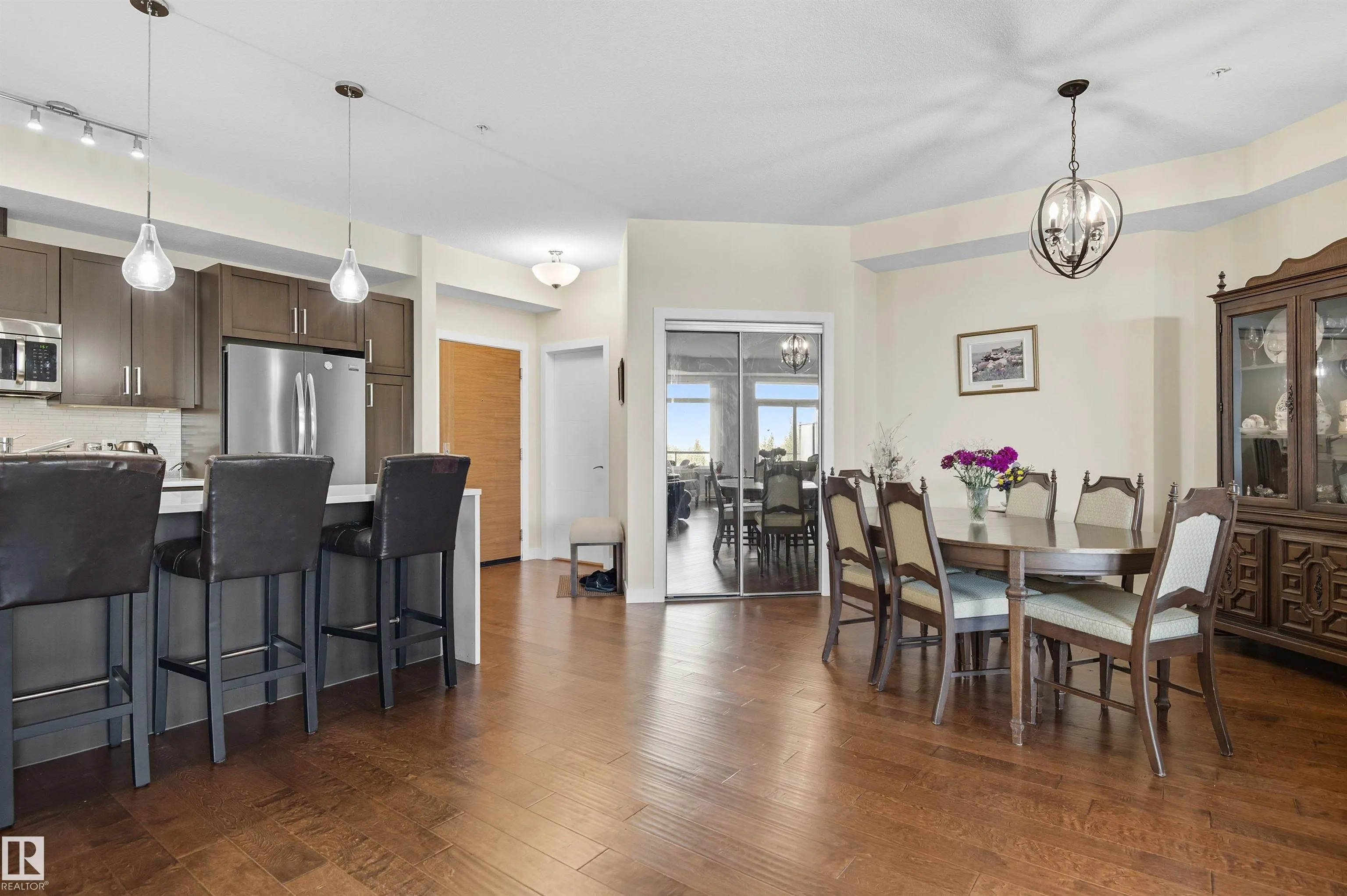 625 LEGER Way
