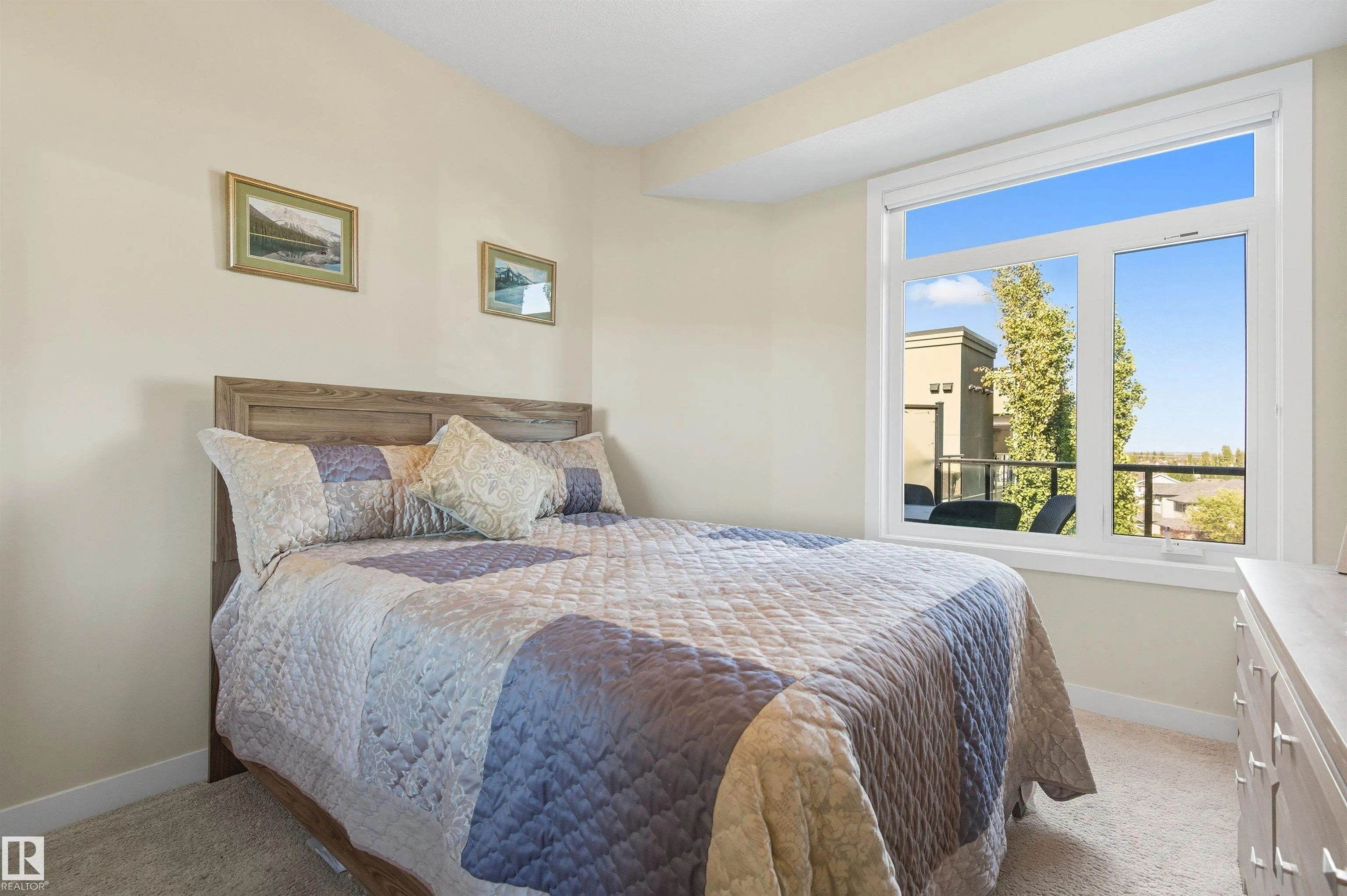 625 LEGER Way