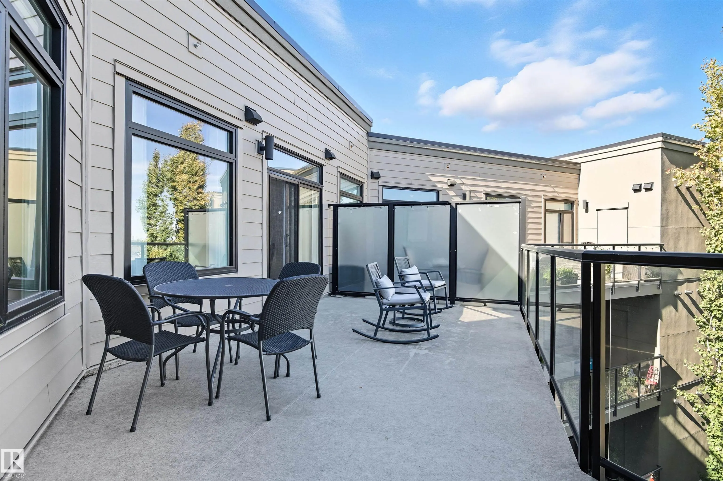 625 LEGER Way