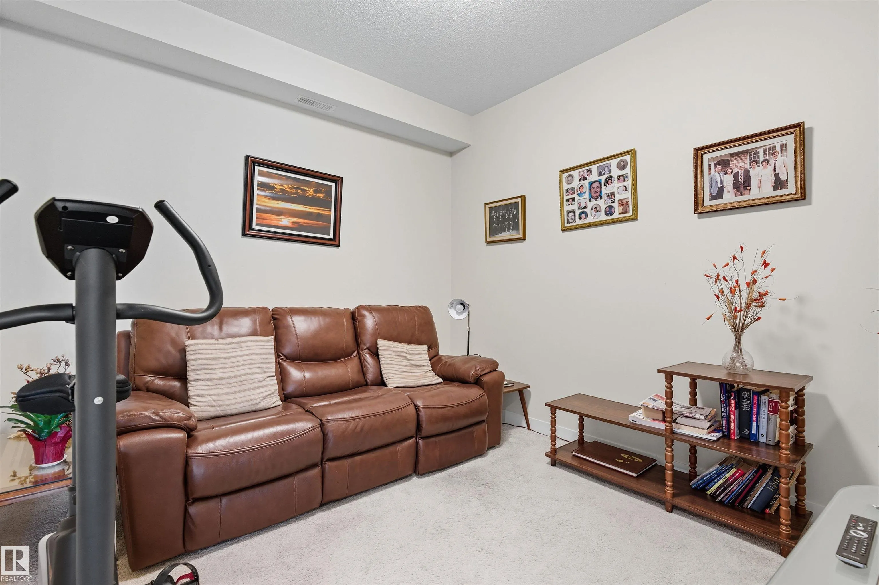 625 LEGER Way