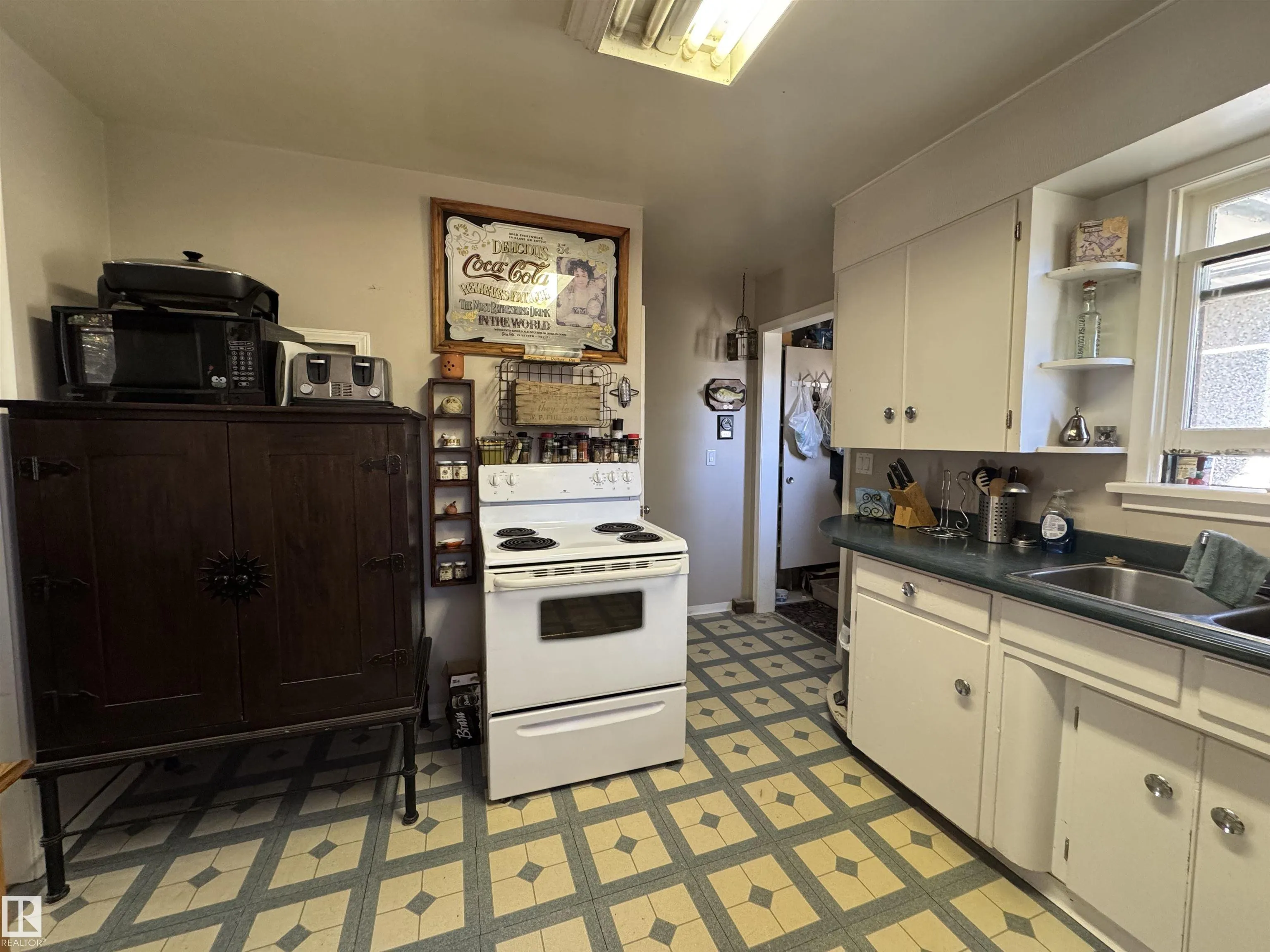 5602 50 Street