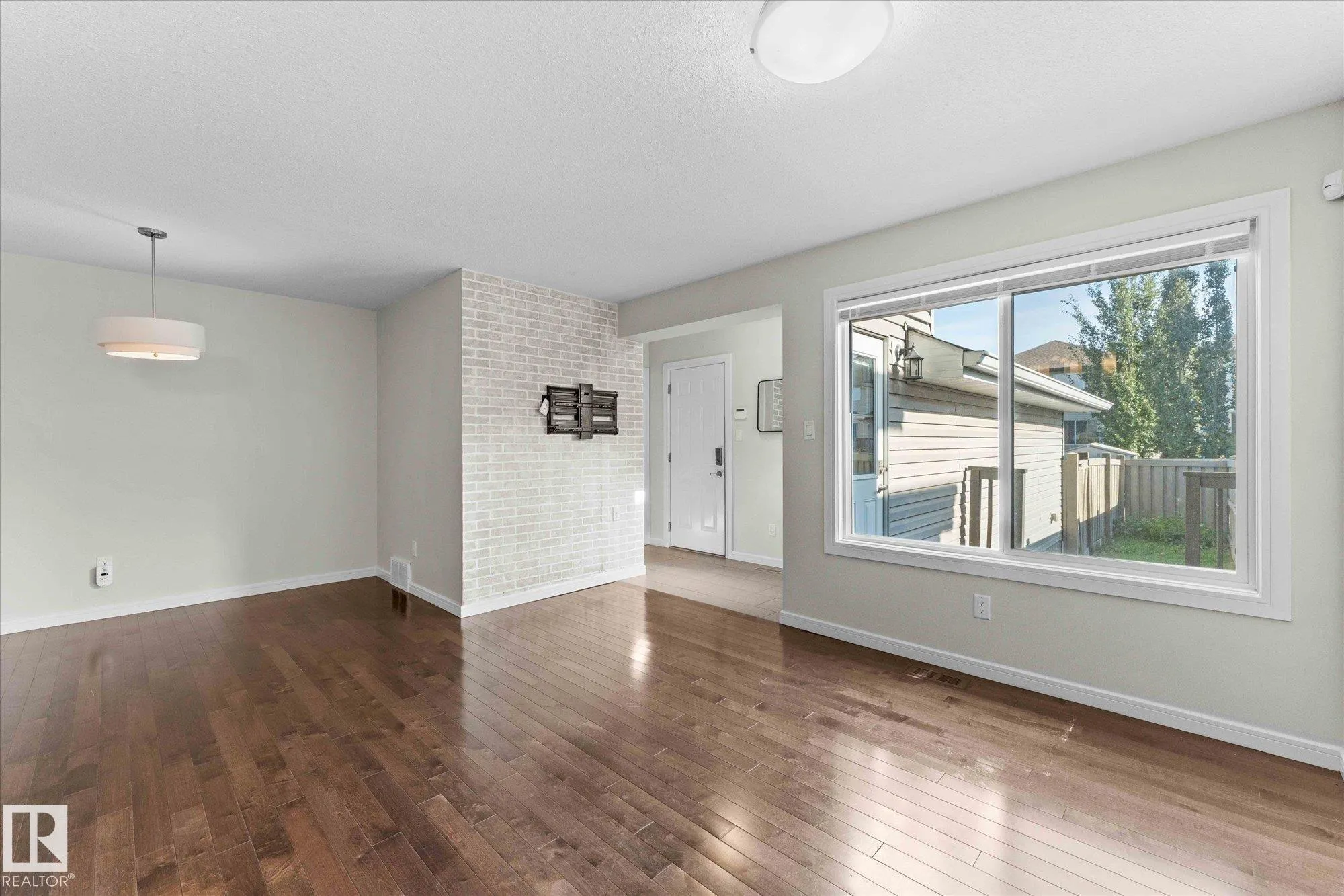 527 CHAPPELLE Drive