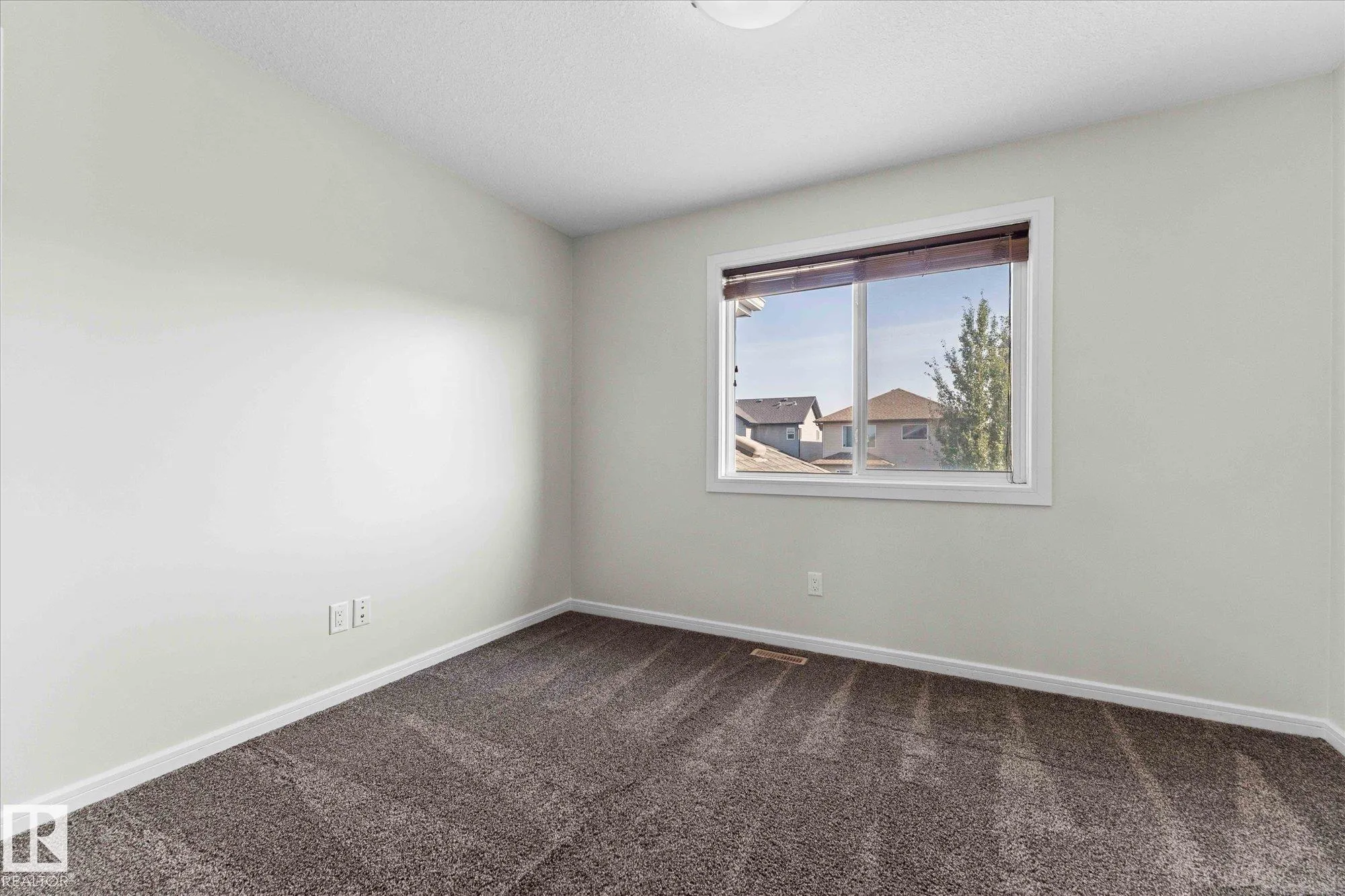 527 CHAPPELLE Drive