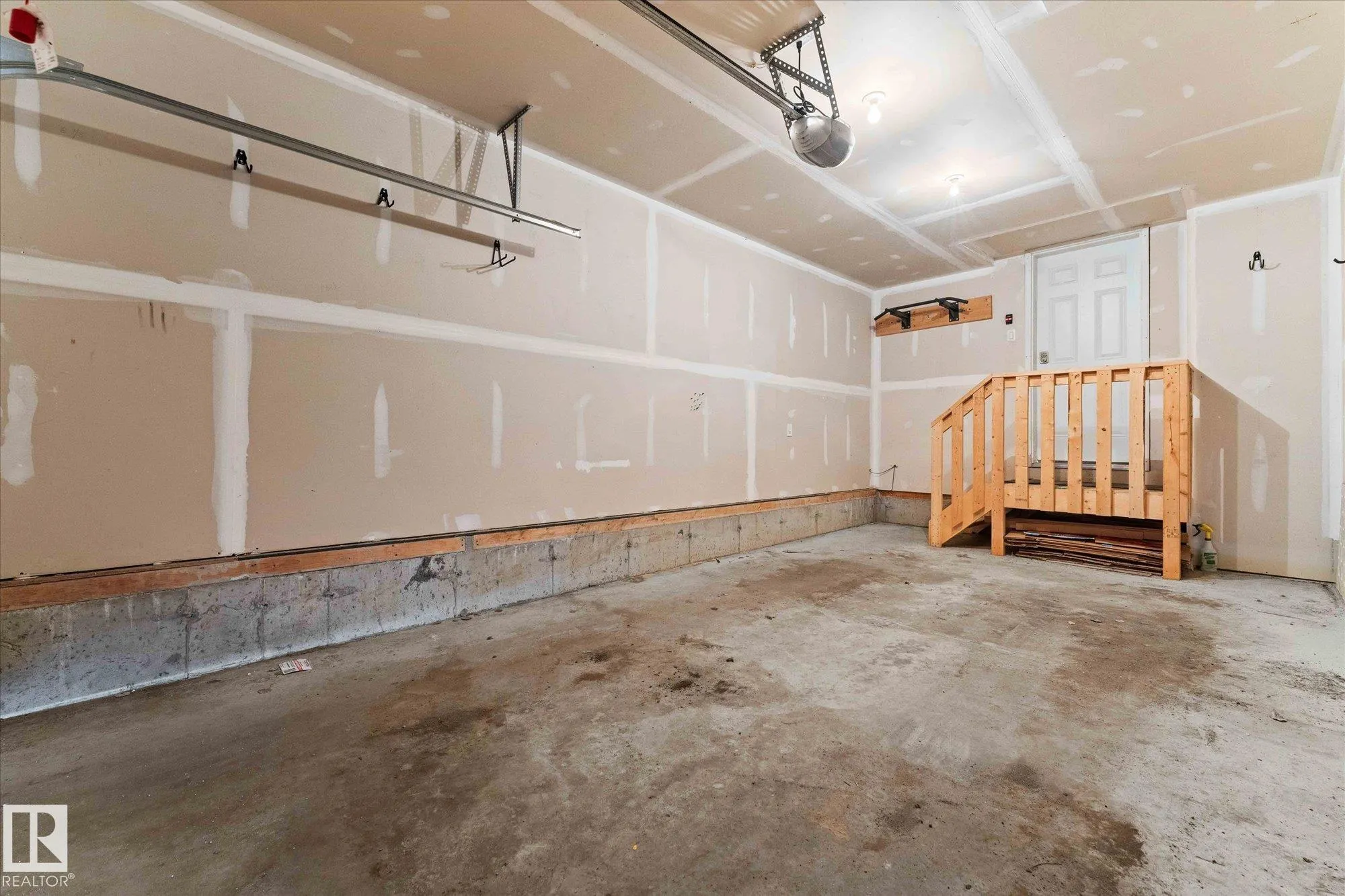 527 CHAPPELLE Drive