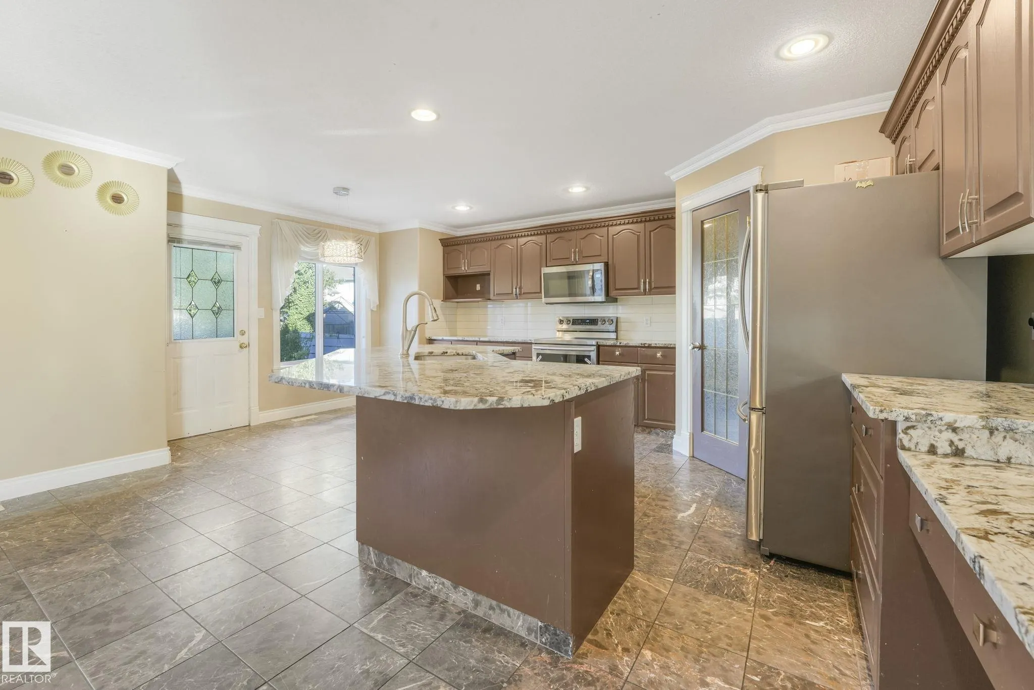 140 COTE Crescent