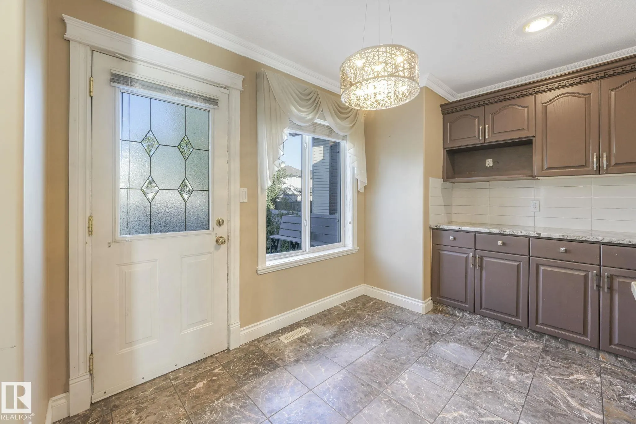 140 COTE Crescent