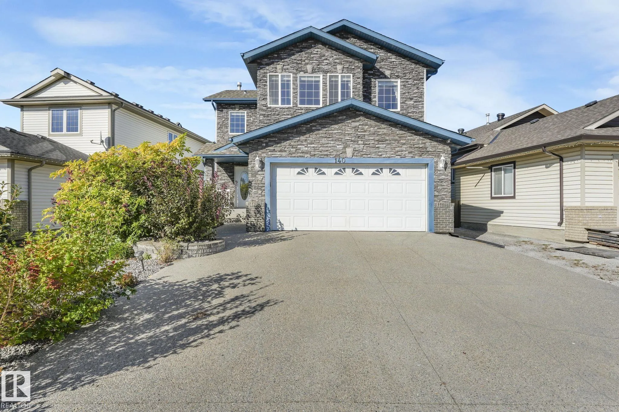 140 COTE Crescent
