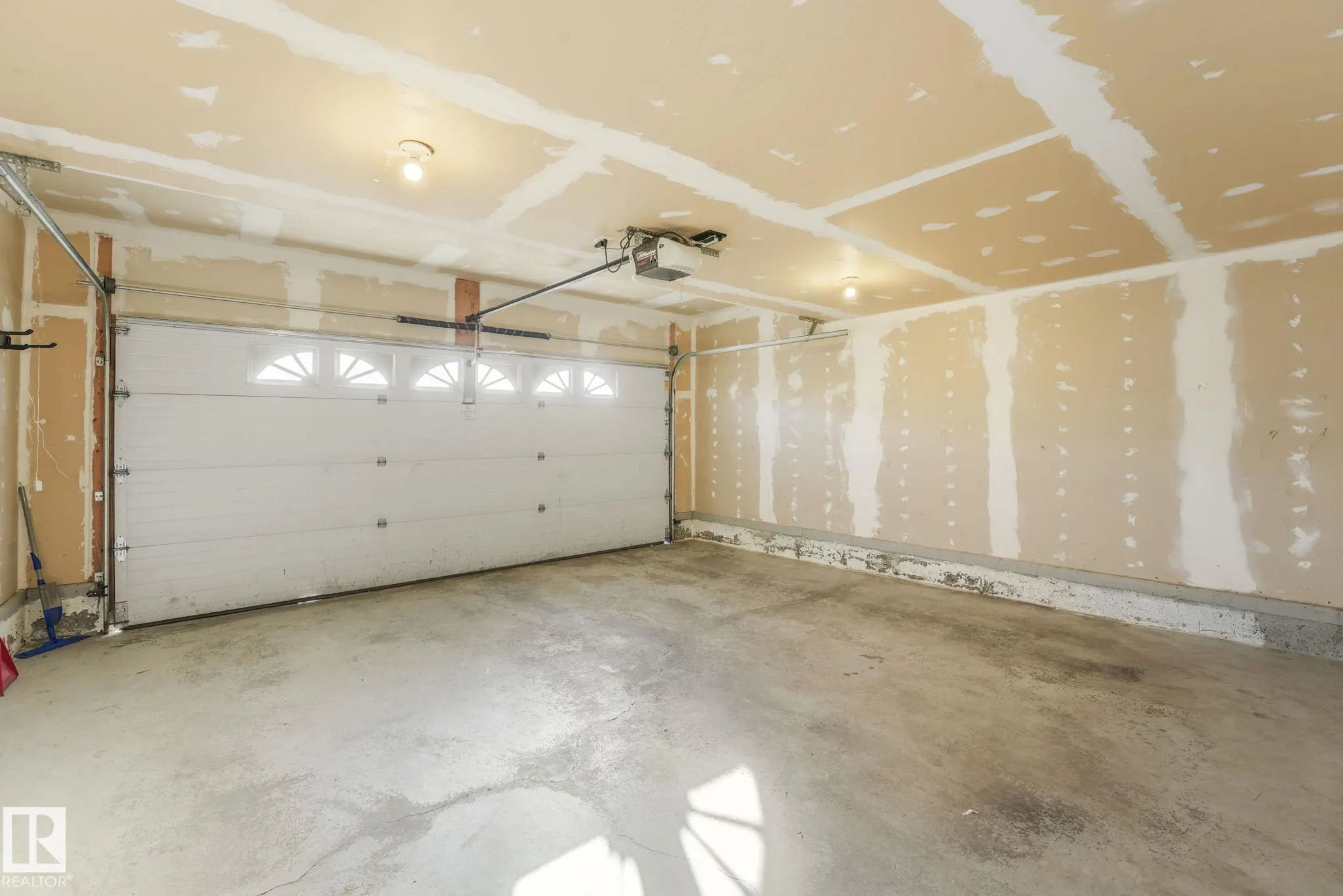 140 COTE Crescent