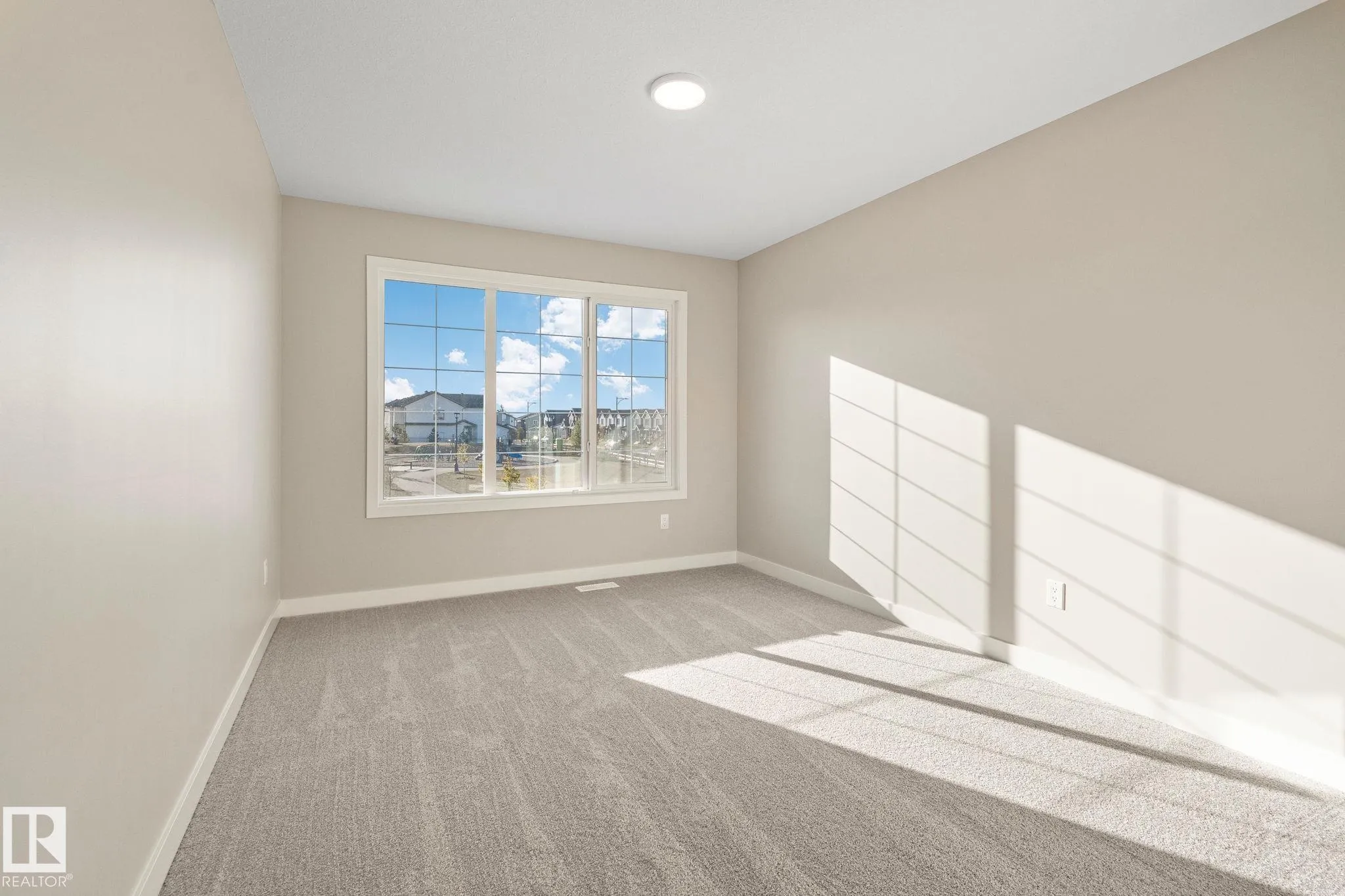 41 Savoy Cr