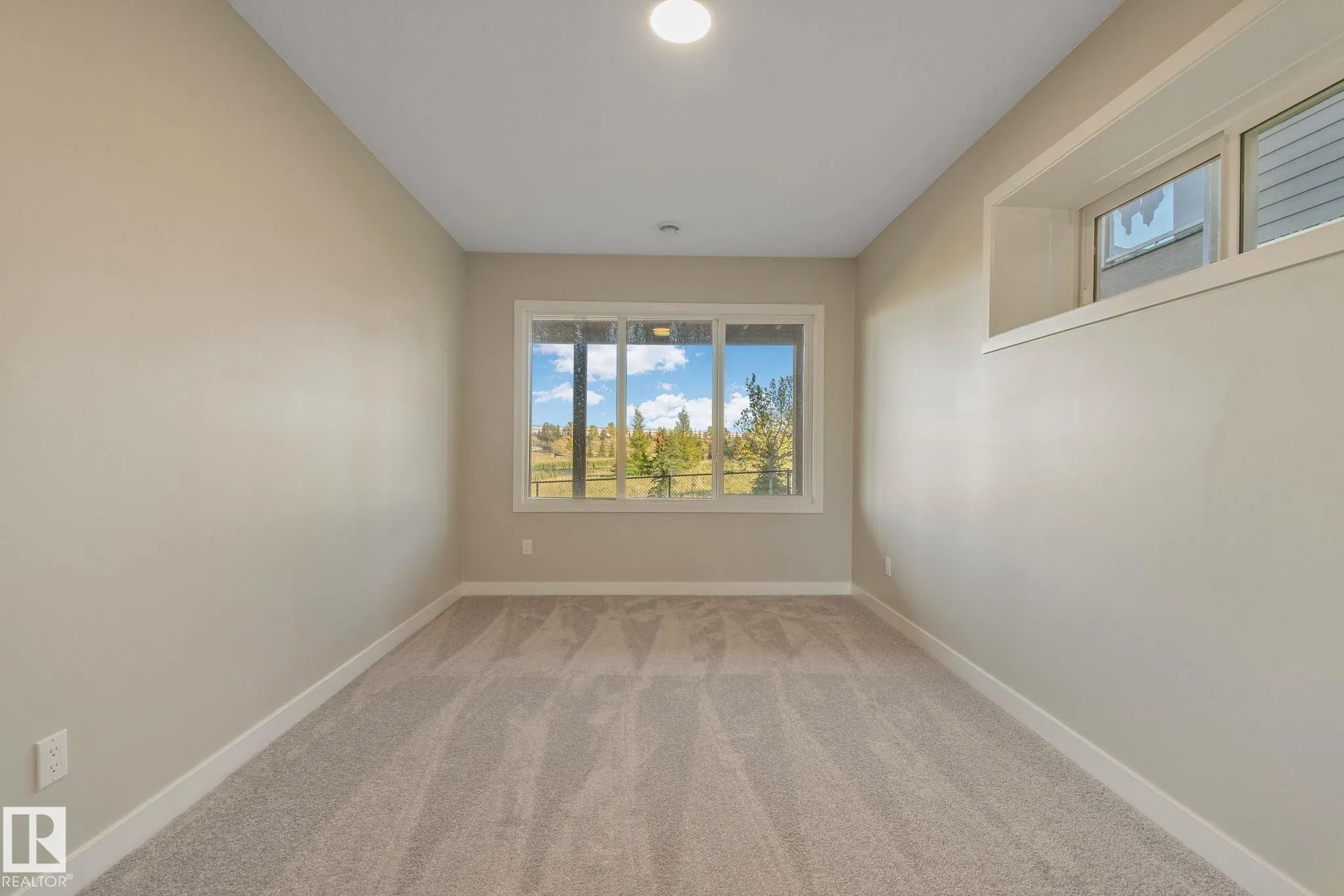41 Savoy Cr