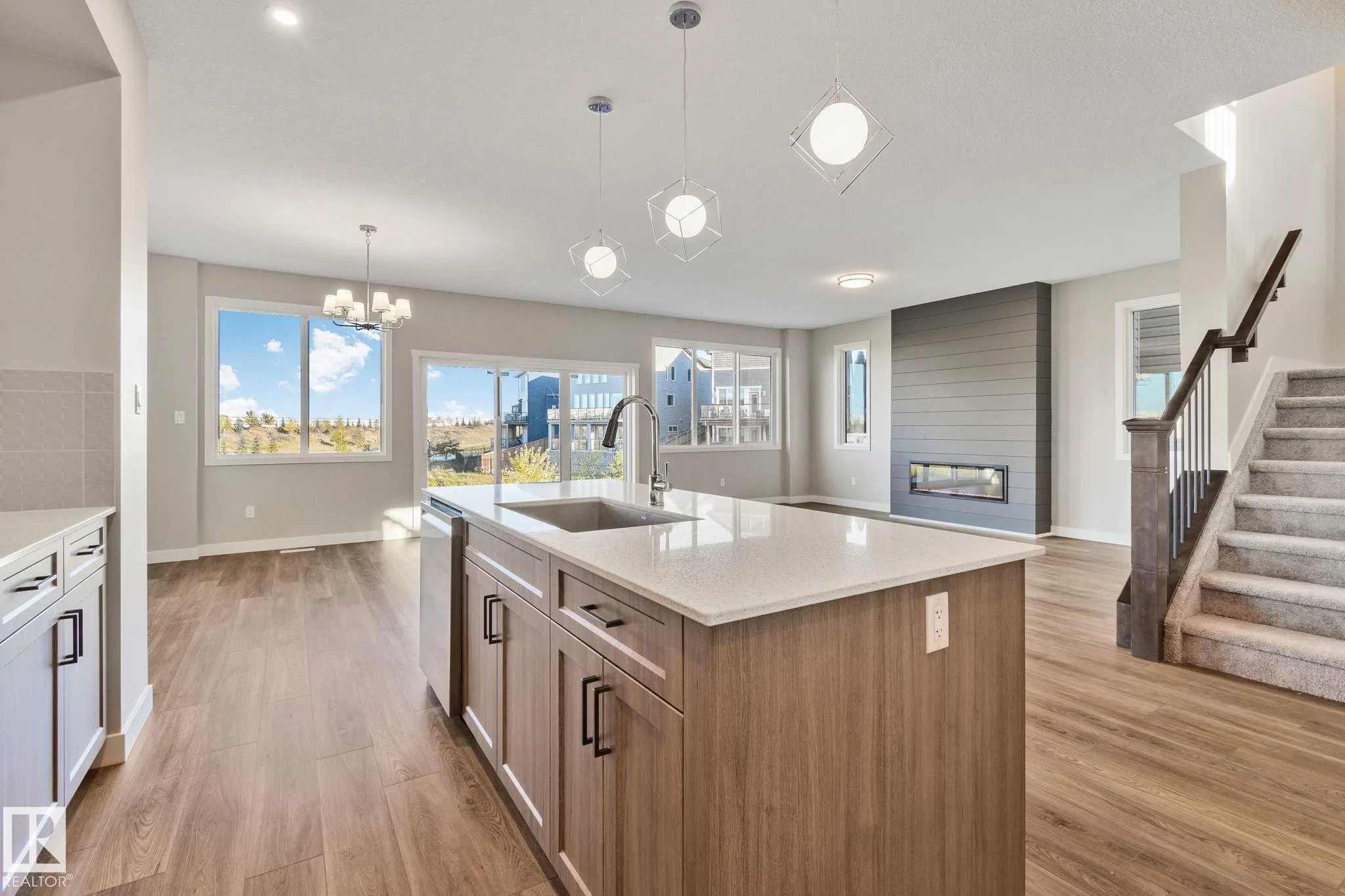 41 Savoy Cr