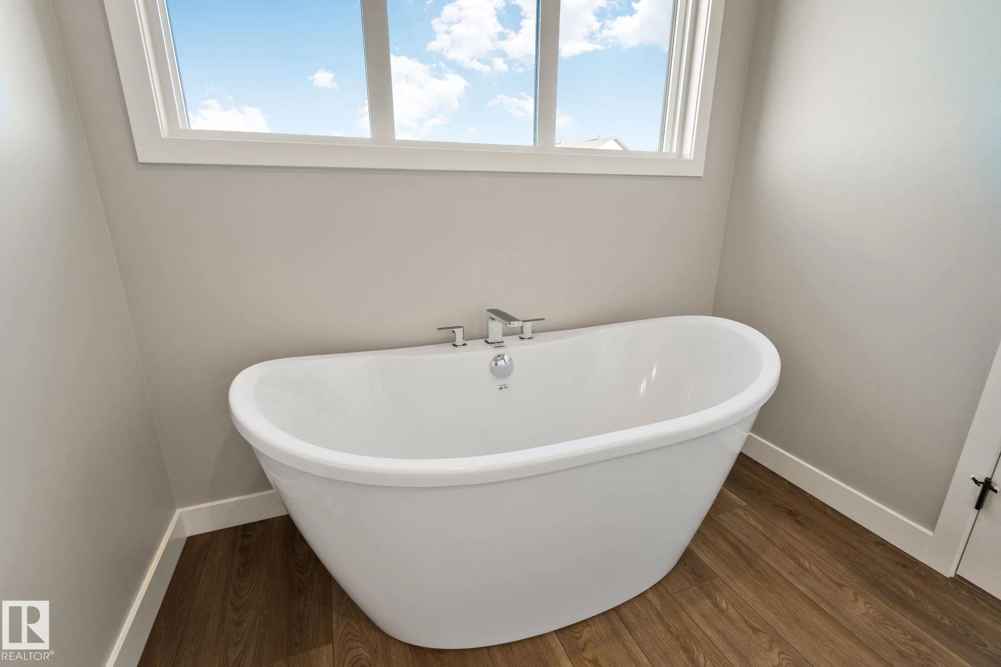 41 Savoy Cr