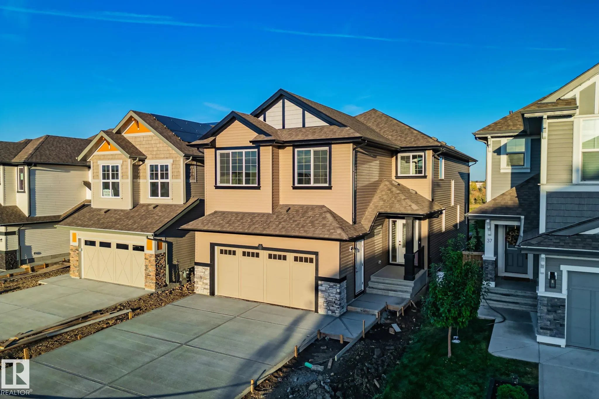 41 Savoy Cr
