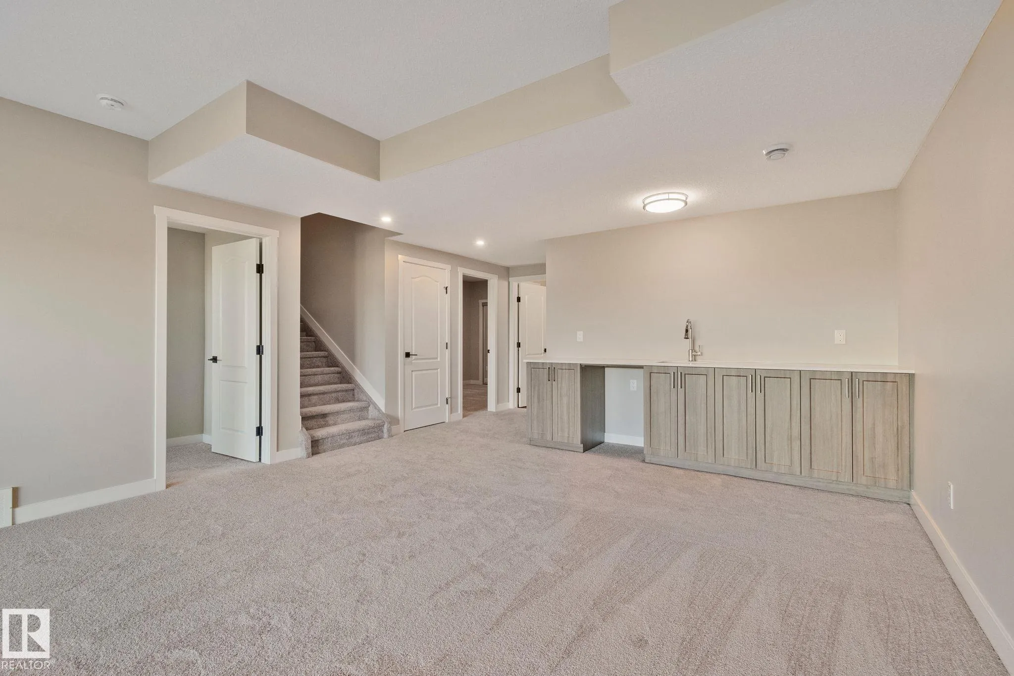 41 Savoy Cr