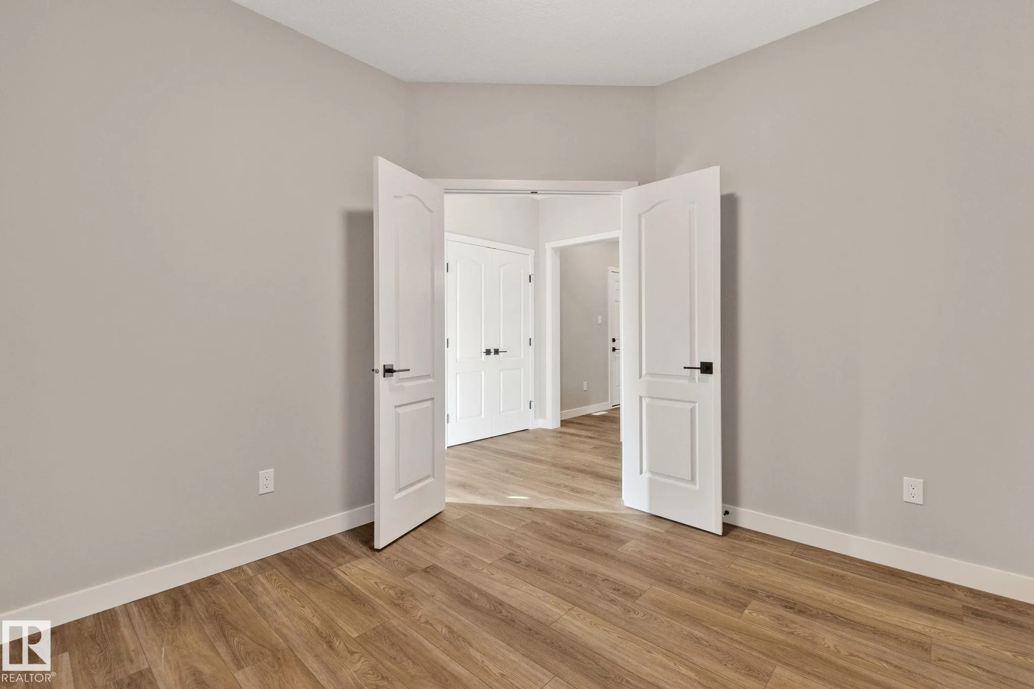 41 Savoy Cr