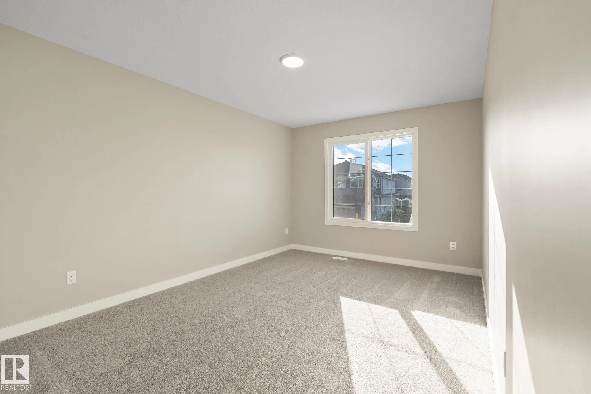 41 Savoy Cr