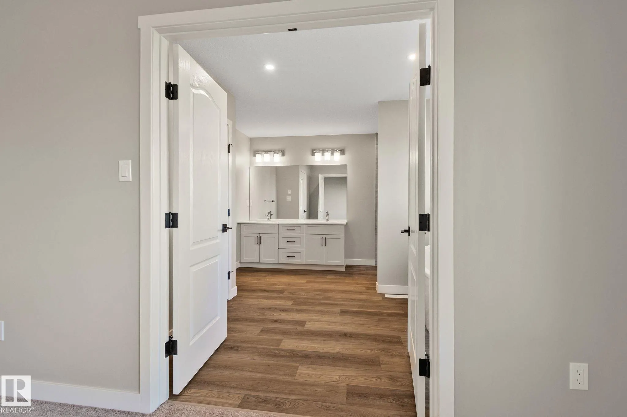 41 Savoy Cr