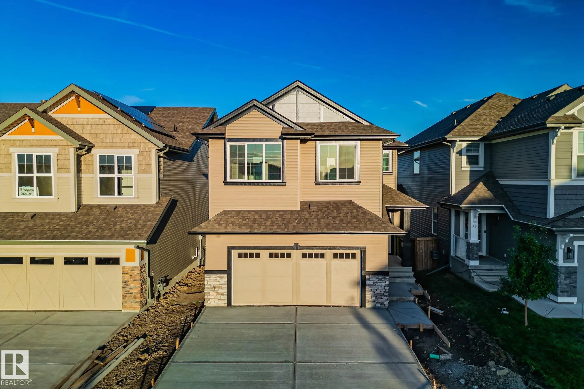 41 Savoy Cr