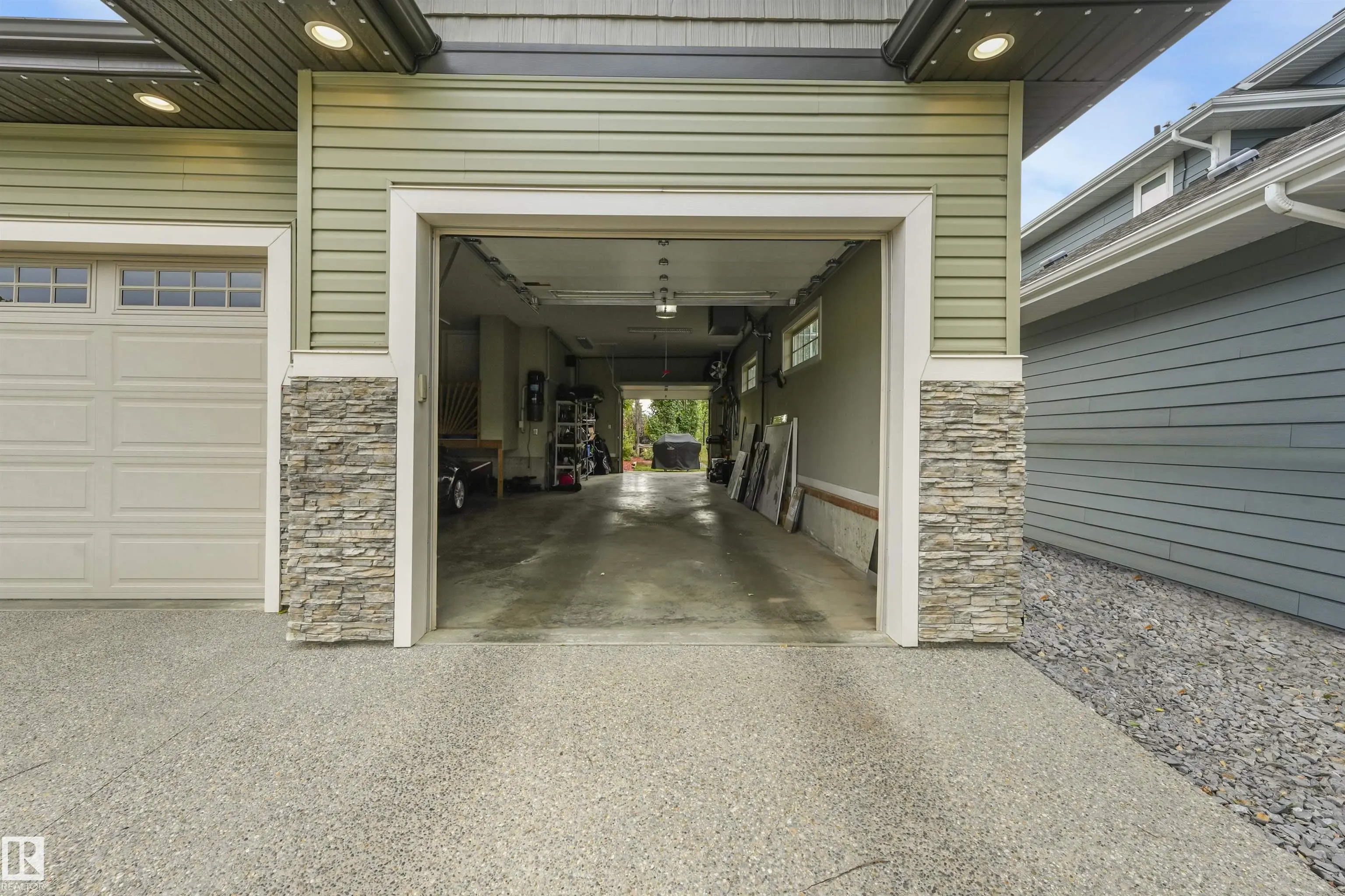 2441 BOWEN Wynd