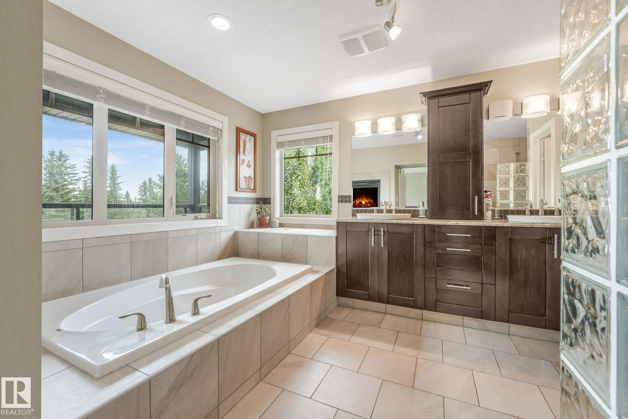 2441 BOWEN Wynd