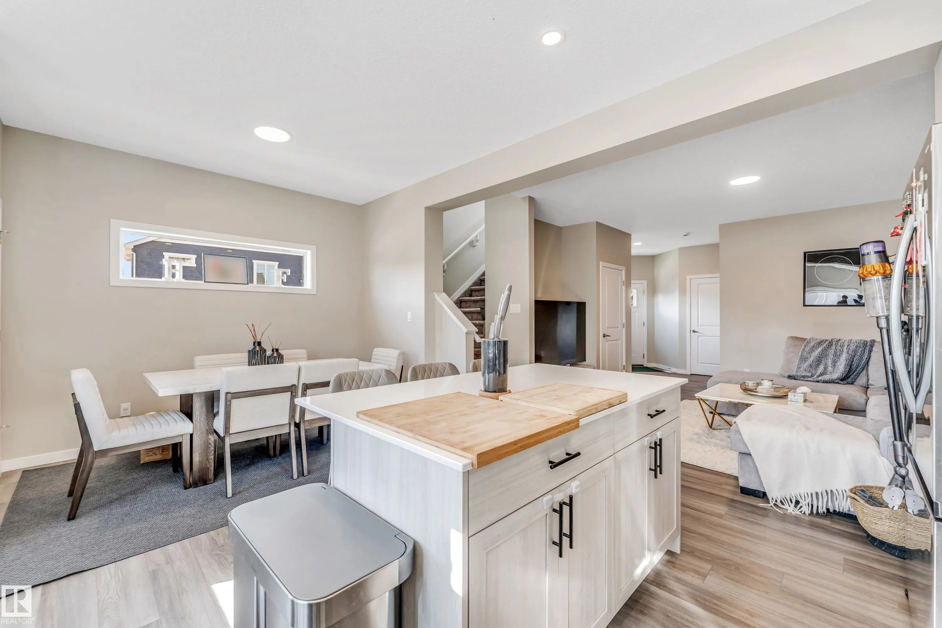 232 ORCHARDS Boulevard