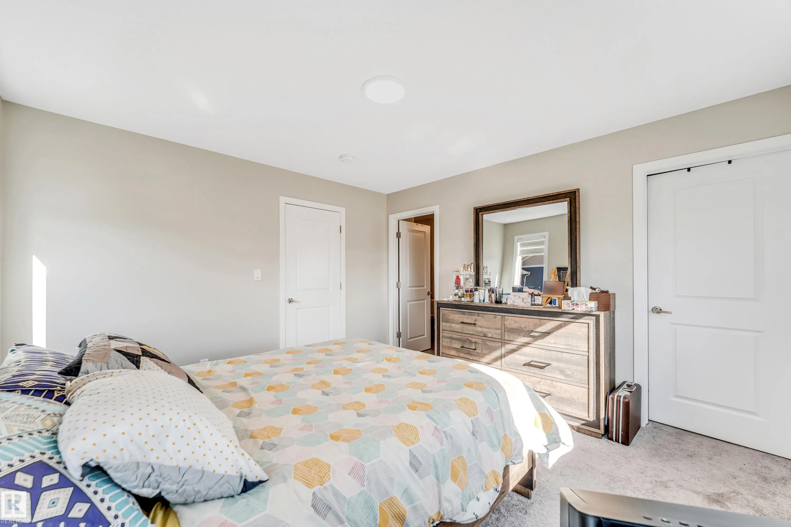 232 ORCHARDS Boulevard