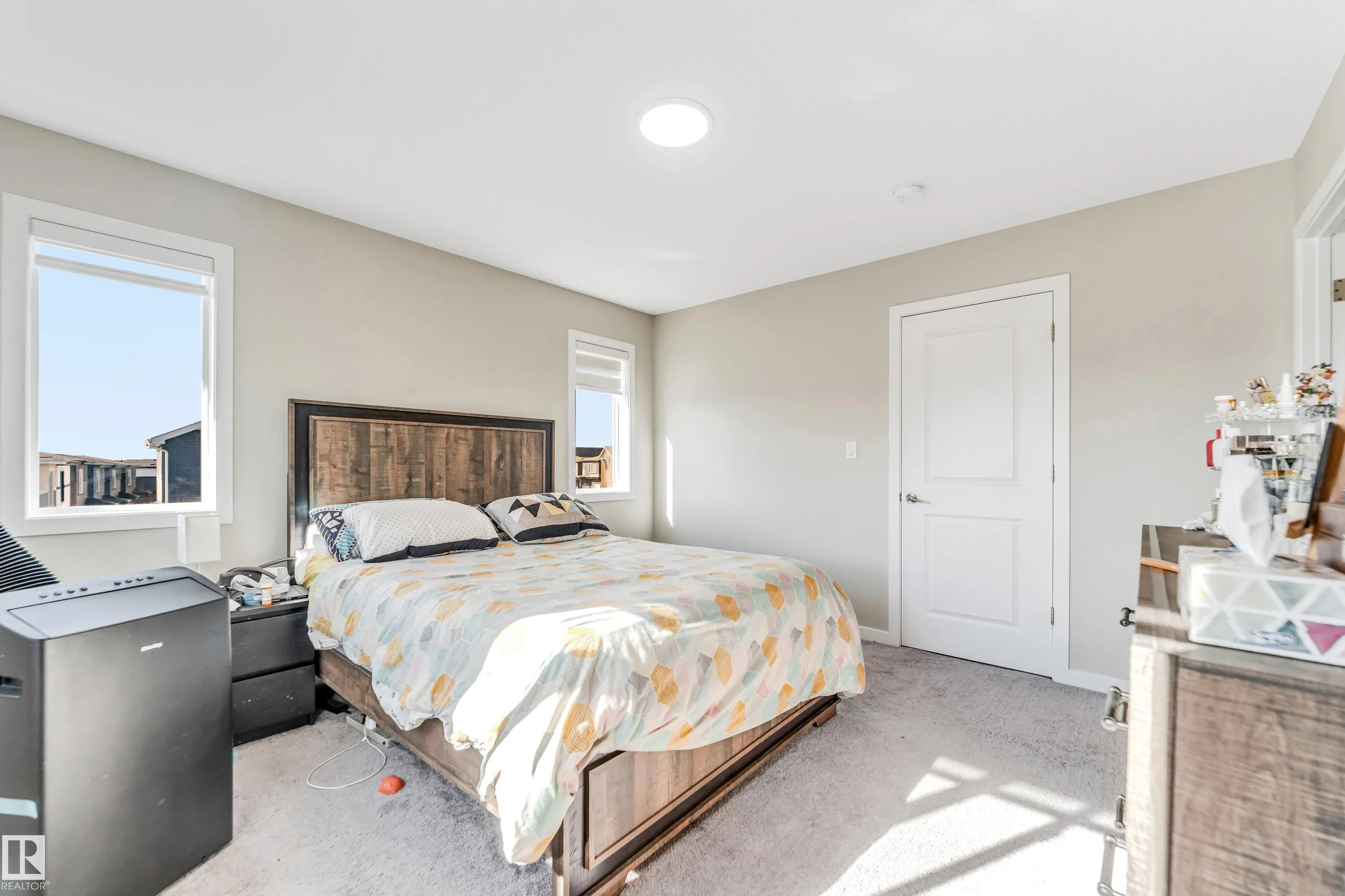232 ORCHARDS Boulevard