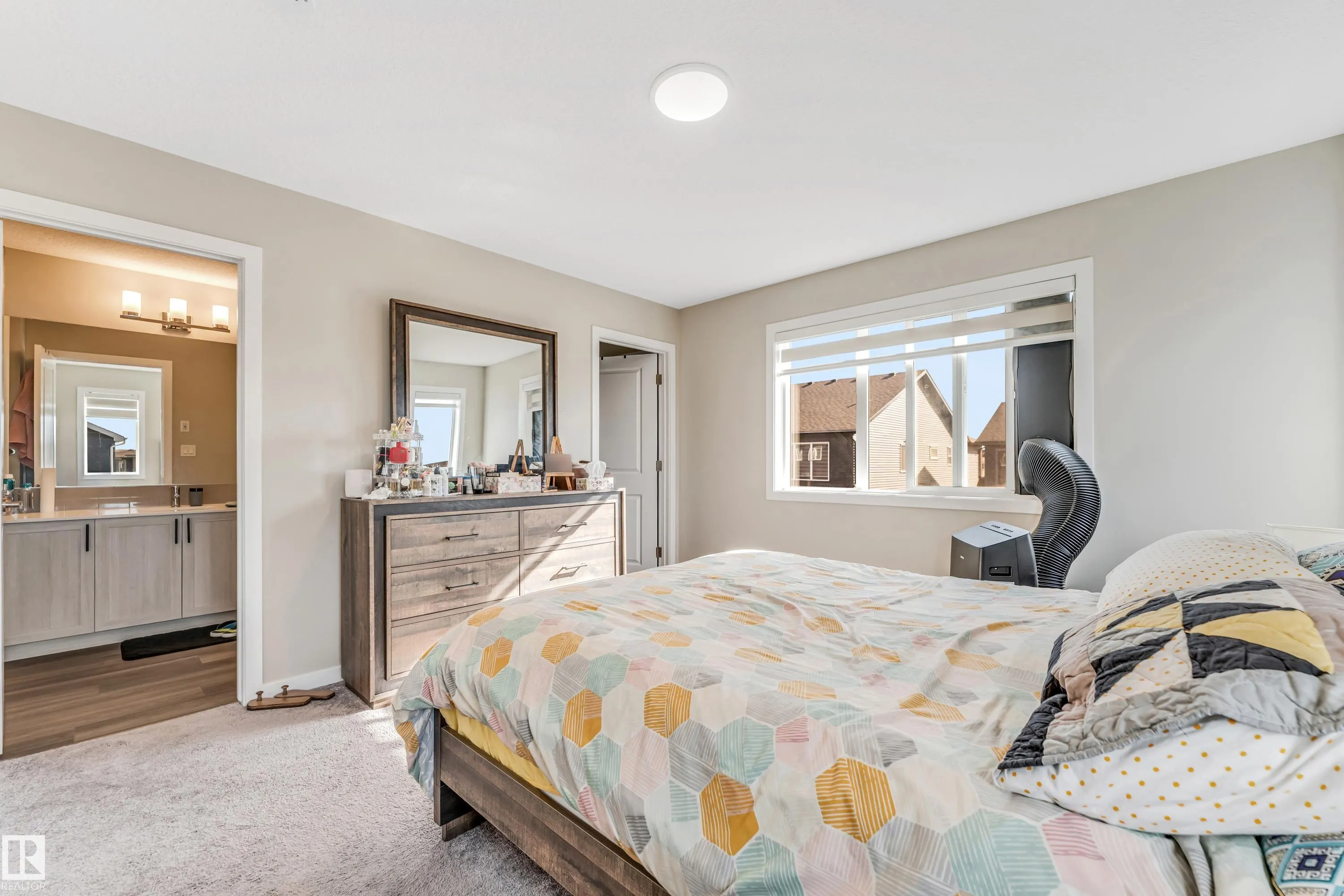 232 ORCHARDS Boulevard