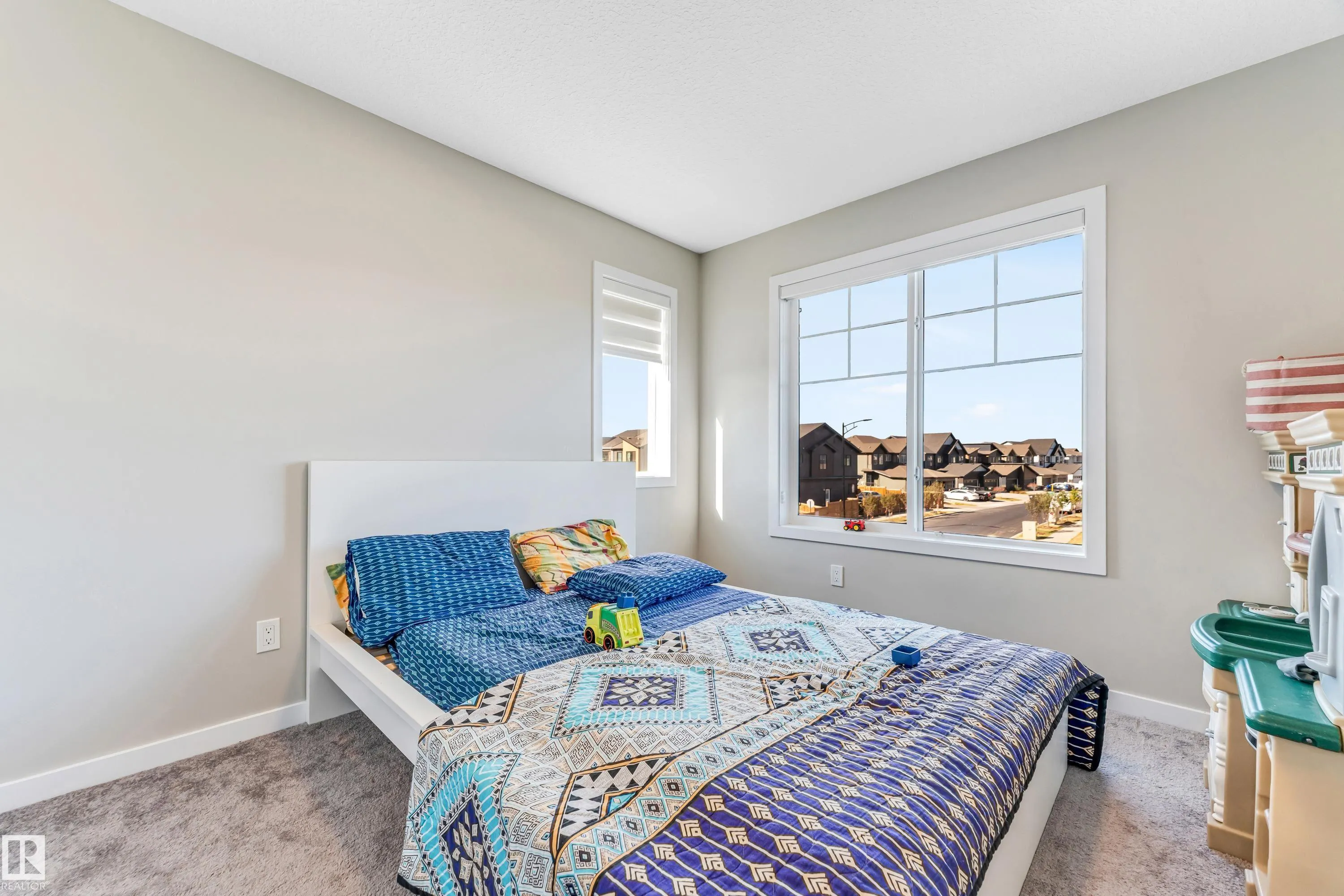 232 ORCHARDS Boulevard