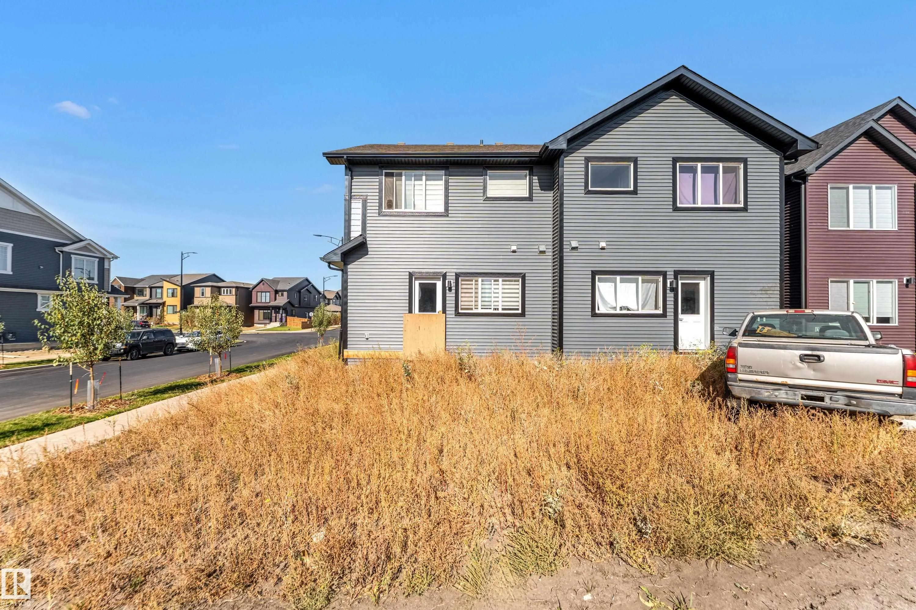 232 ORCHARDS Boulevard