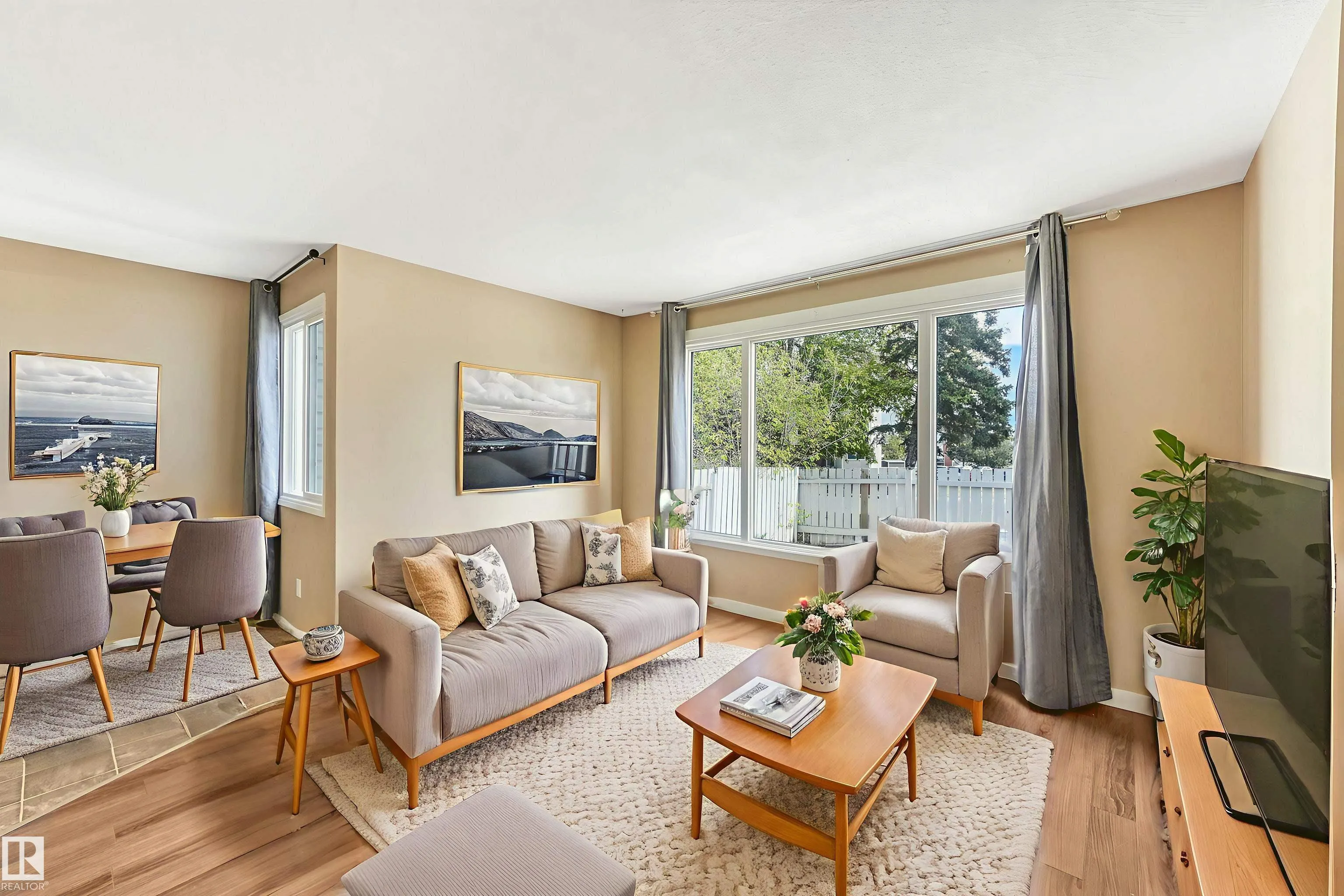 5 AMBERLY Court