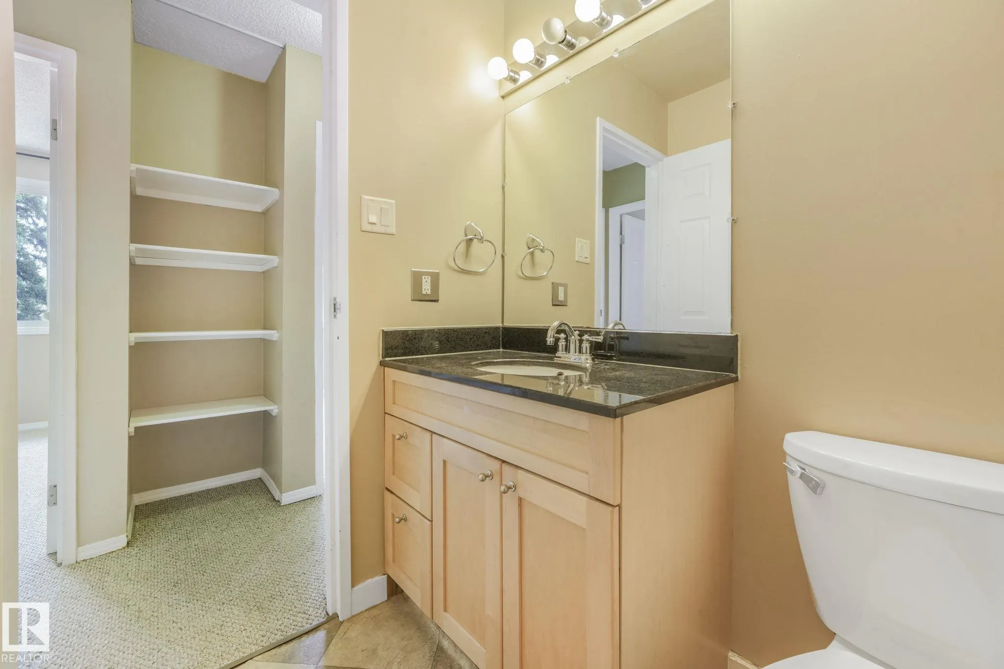 5 AMBERLY Court