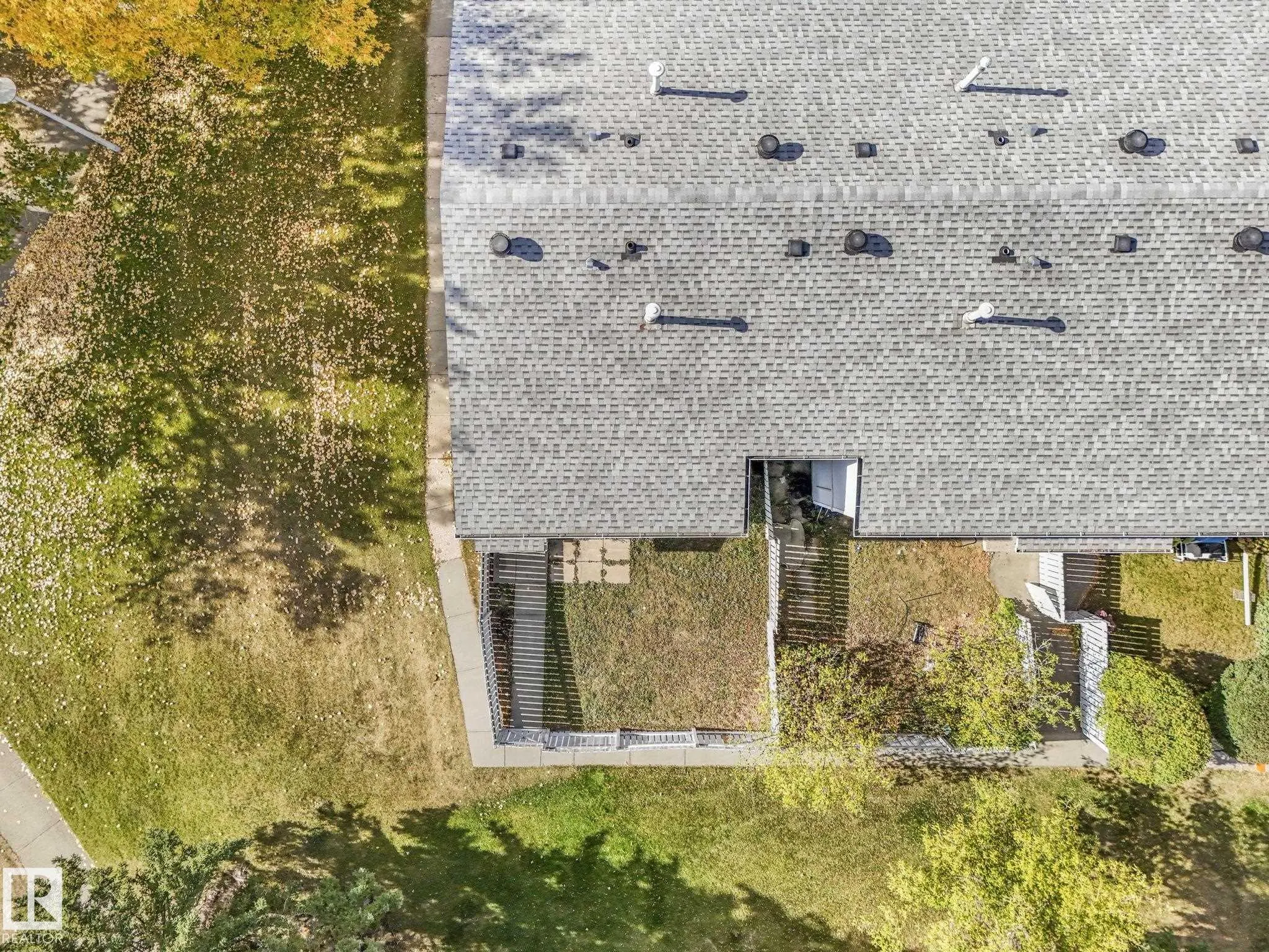 5 AMBERLY Court