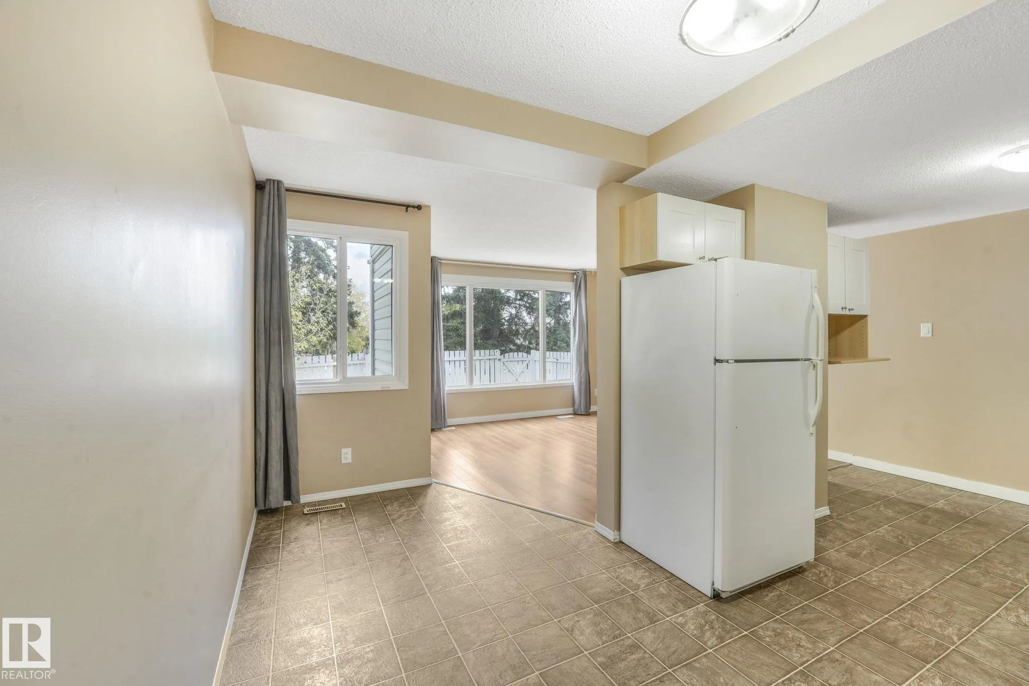 5 AMBERLY Court
