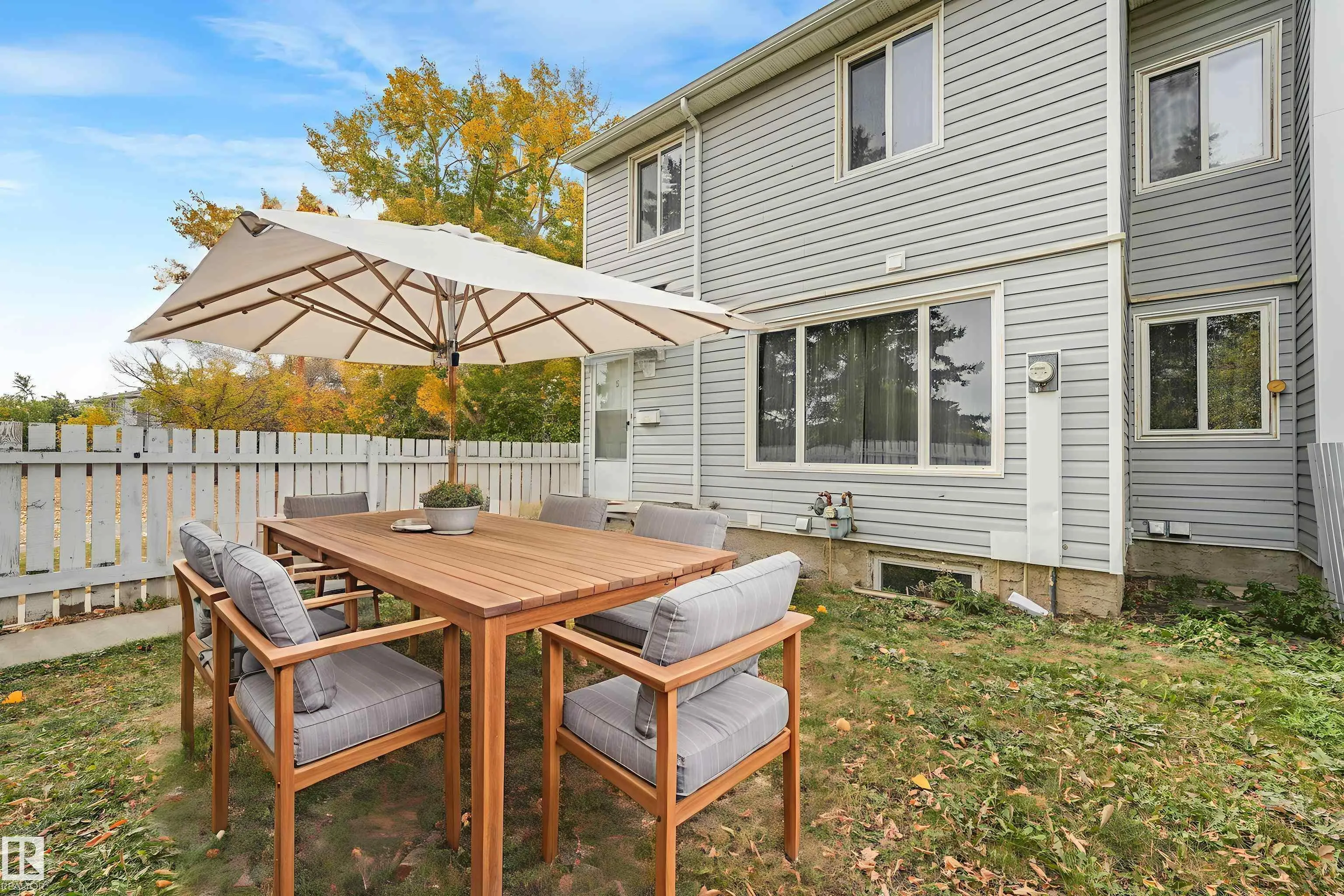 5 AMBERLY Court