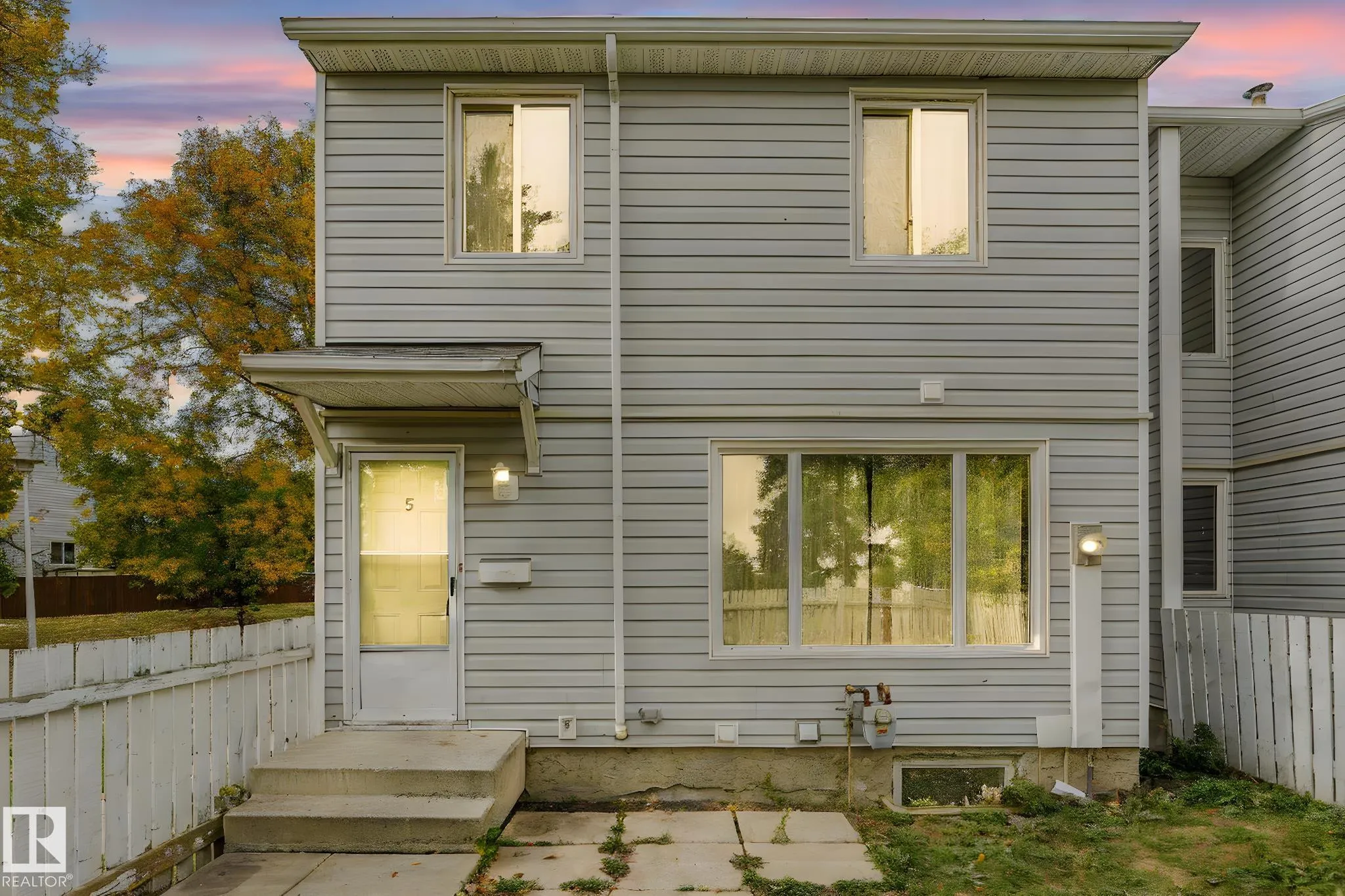 5 AMBERLY Court