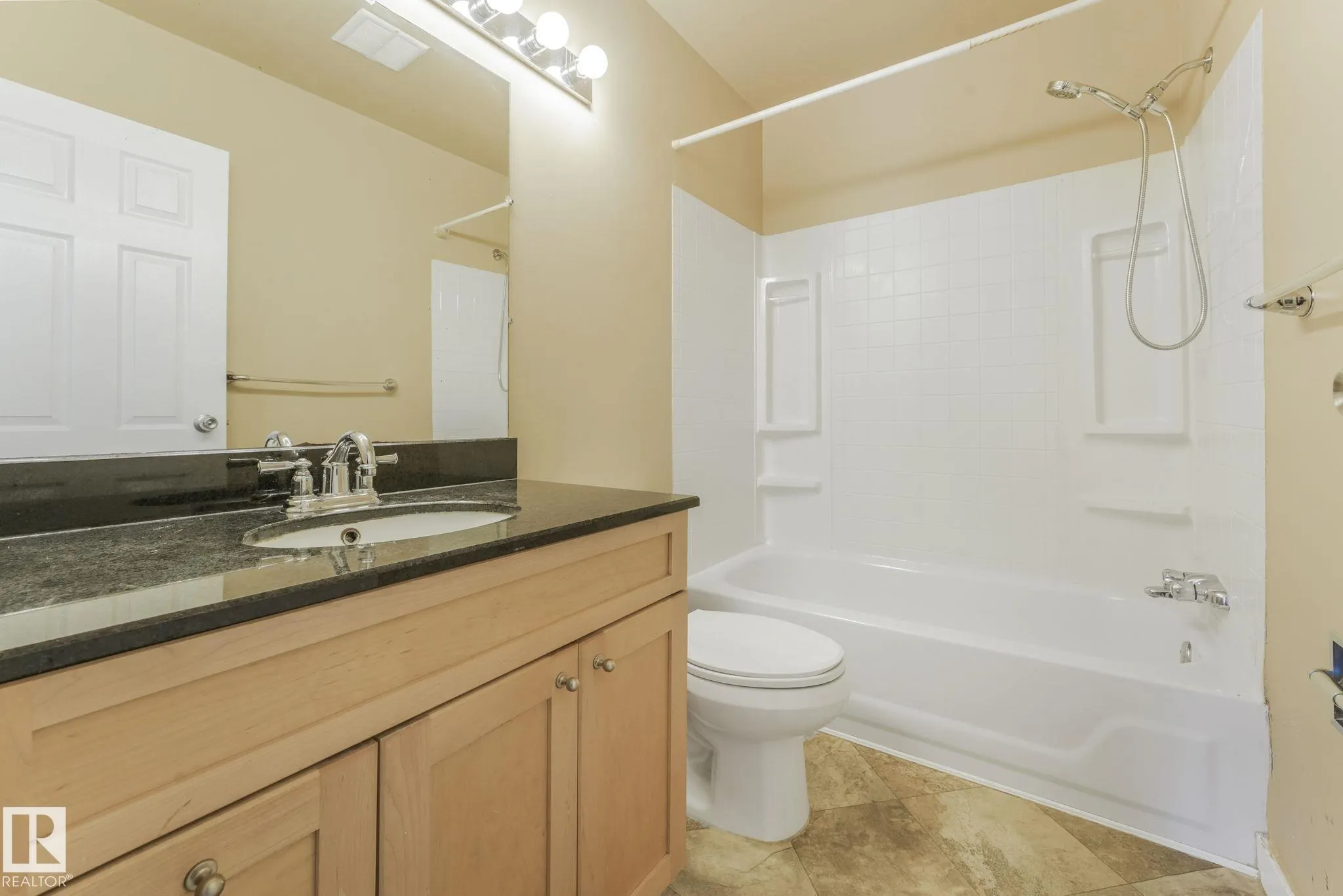 5 AMBERLY Court
