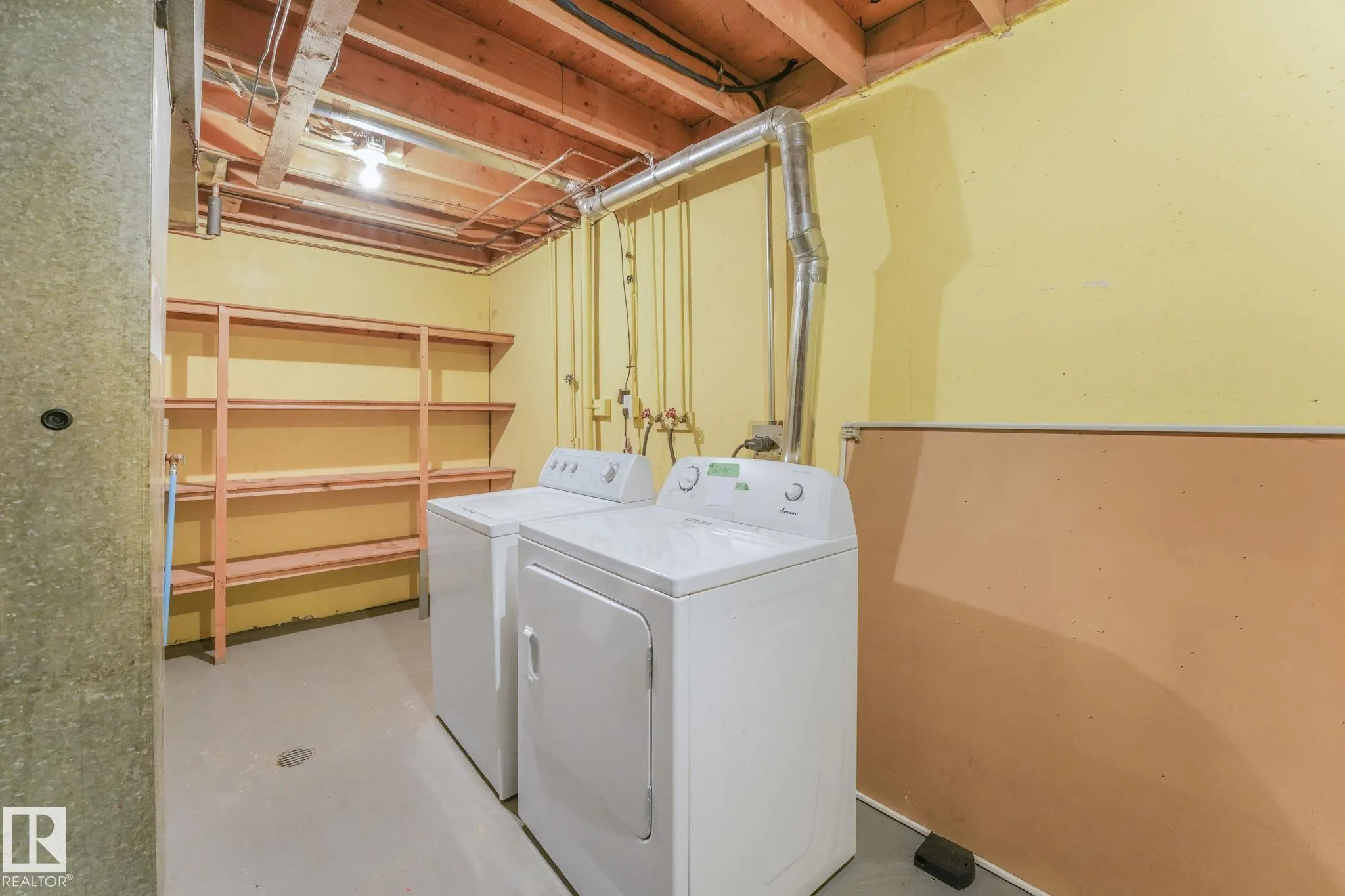 5 AMBERLY Court