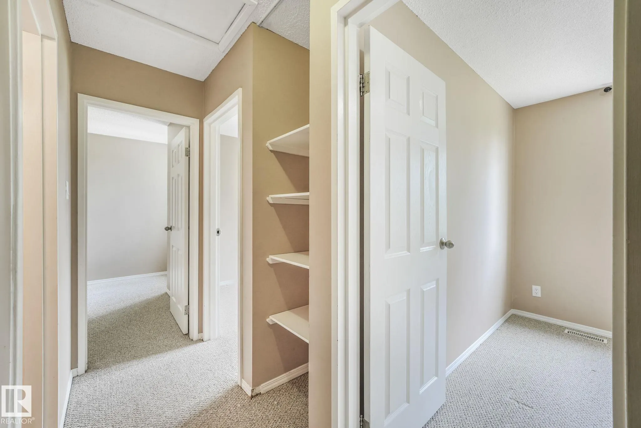 5 AMBERLY Court