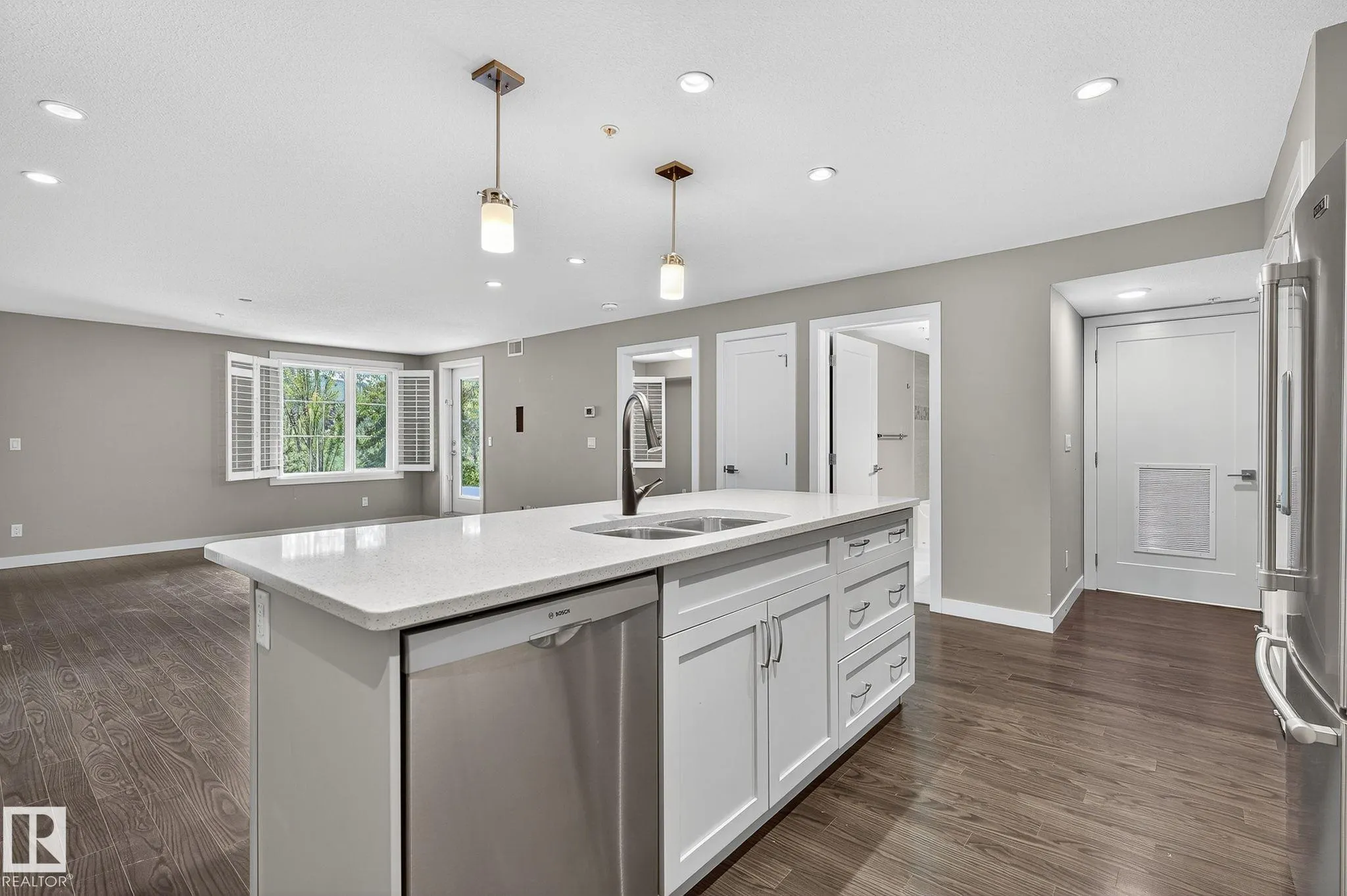 5029 EDGEMONT Boulevard