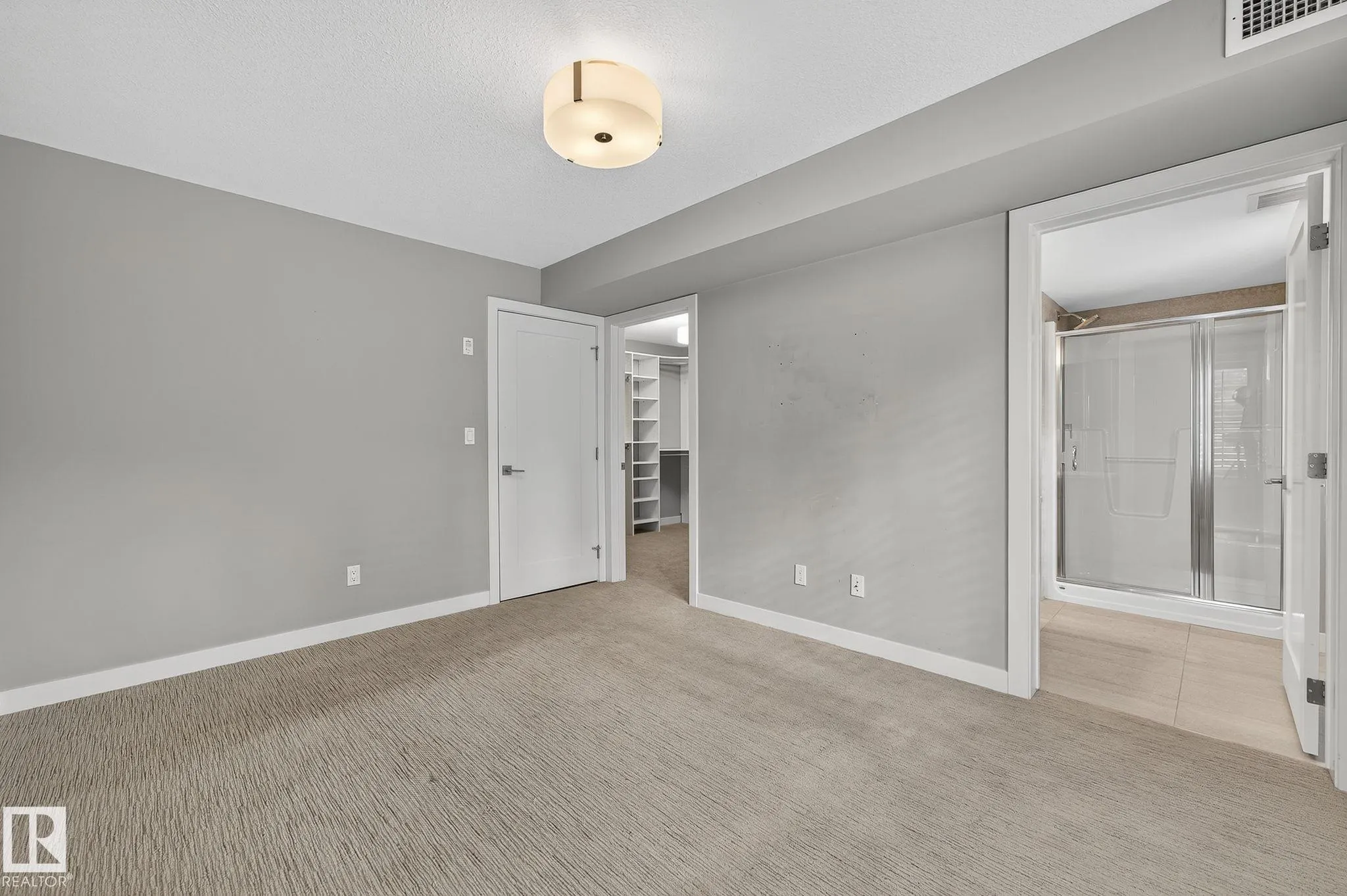 5029 EDGEMONT Boulevard