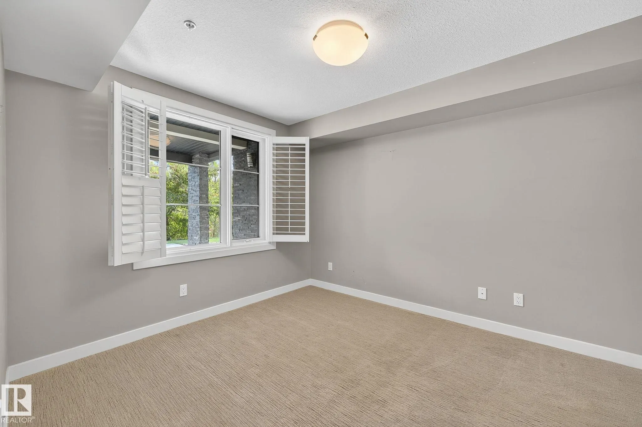 5029 EDGEMONT Boulevard