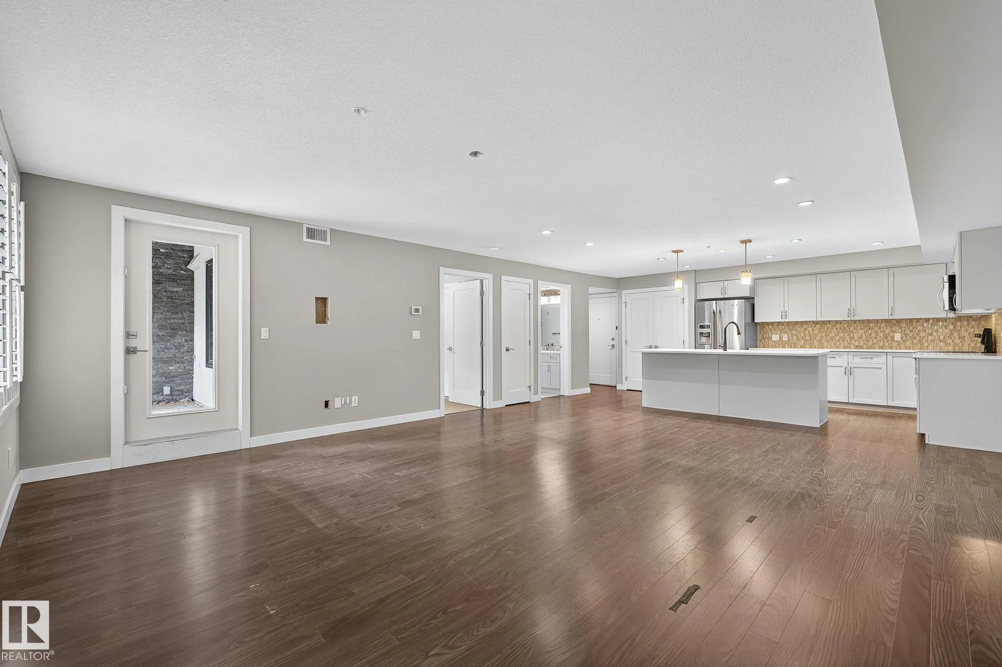 5029 EDGEMONT Boulevard