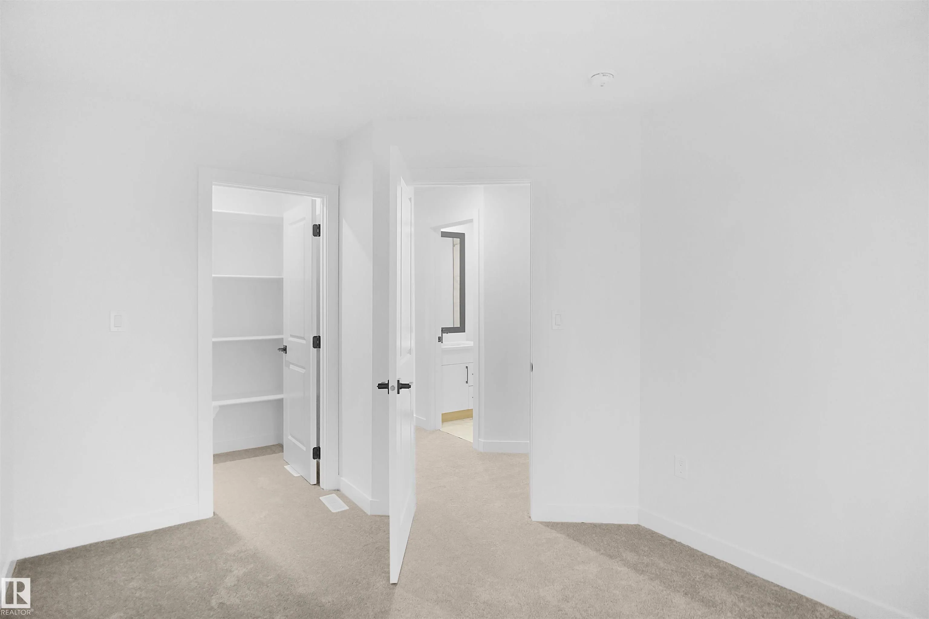 4 AXELWOOD CRESENT