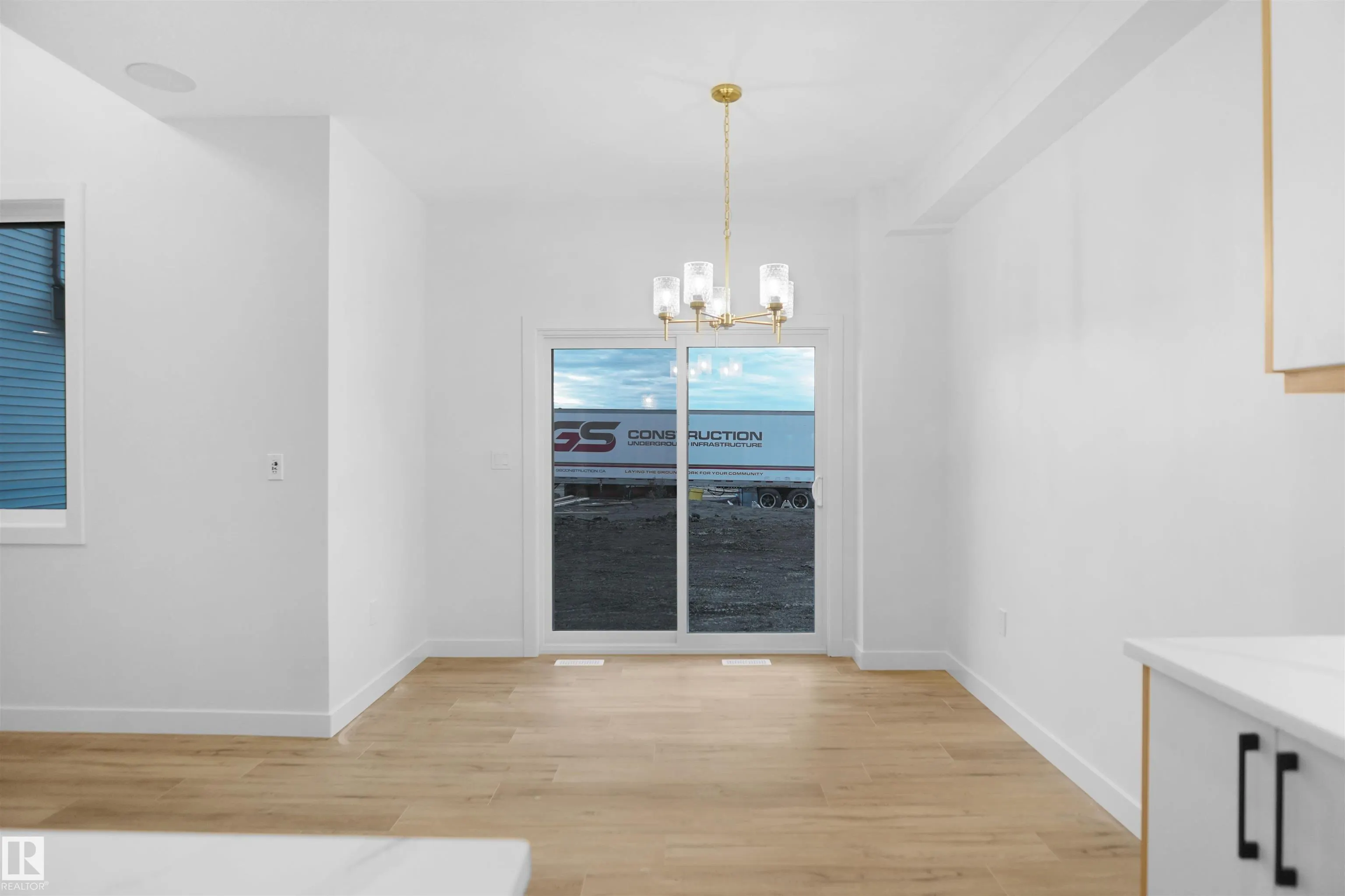 4 AXELWOOD CRESENT