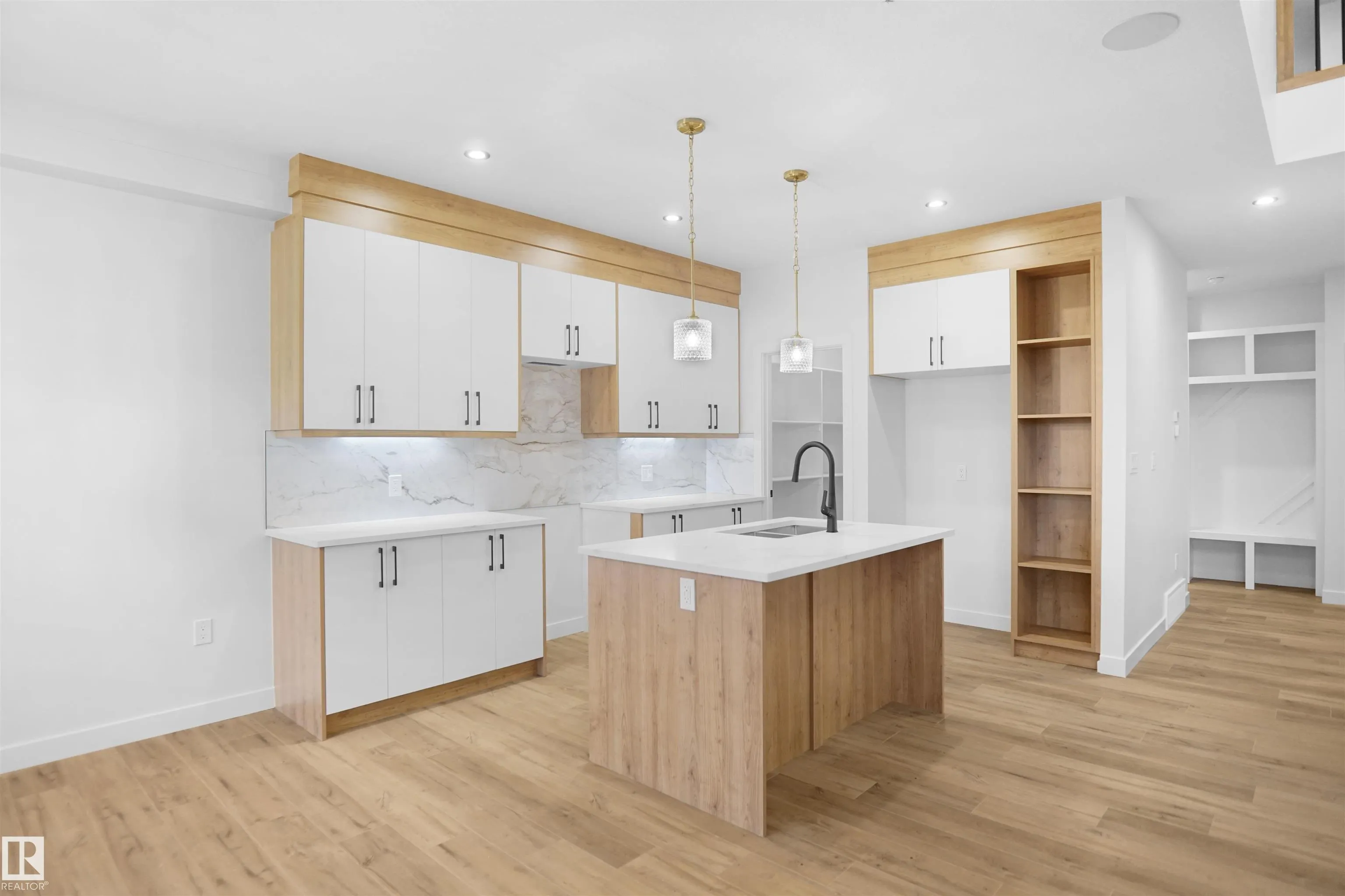 4 AXELWOOD CRESENT